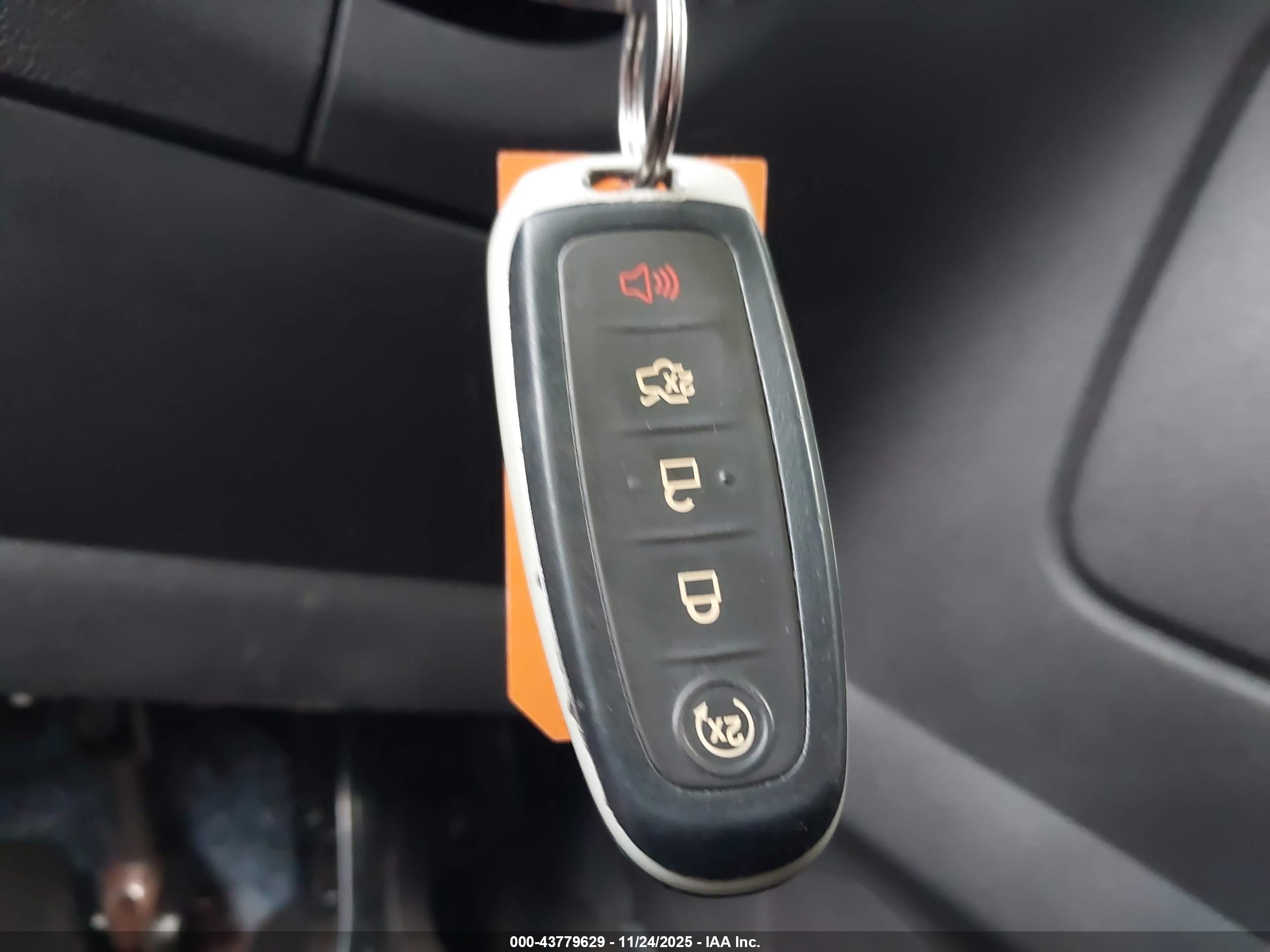 FORD C-MAX image 11