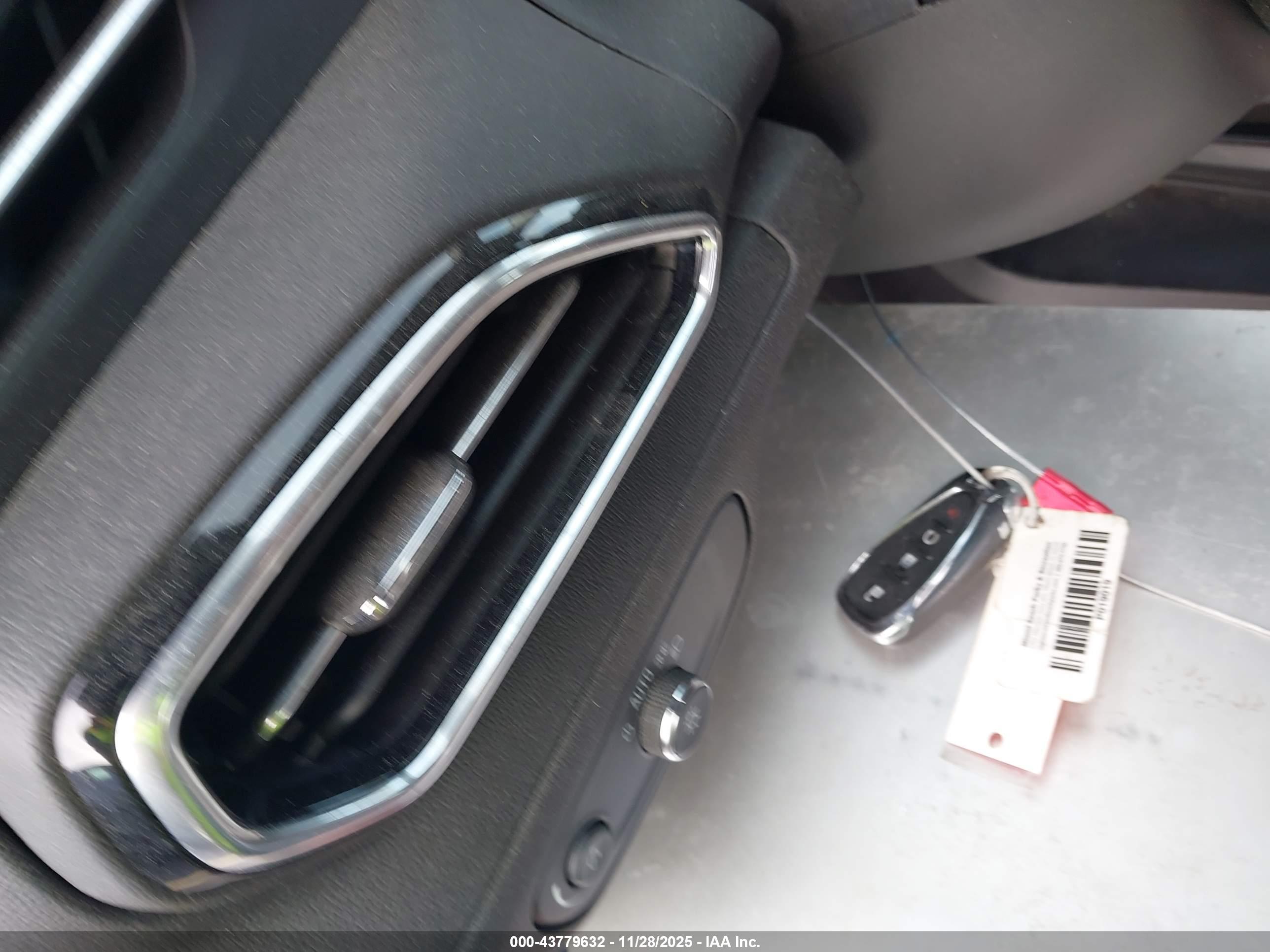 CHEVROLET BOLT image 11