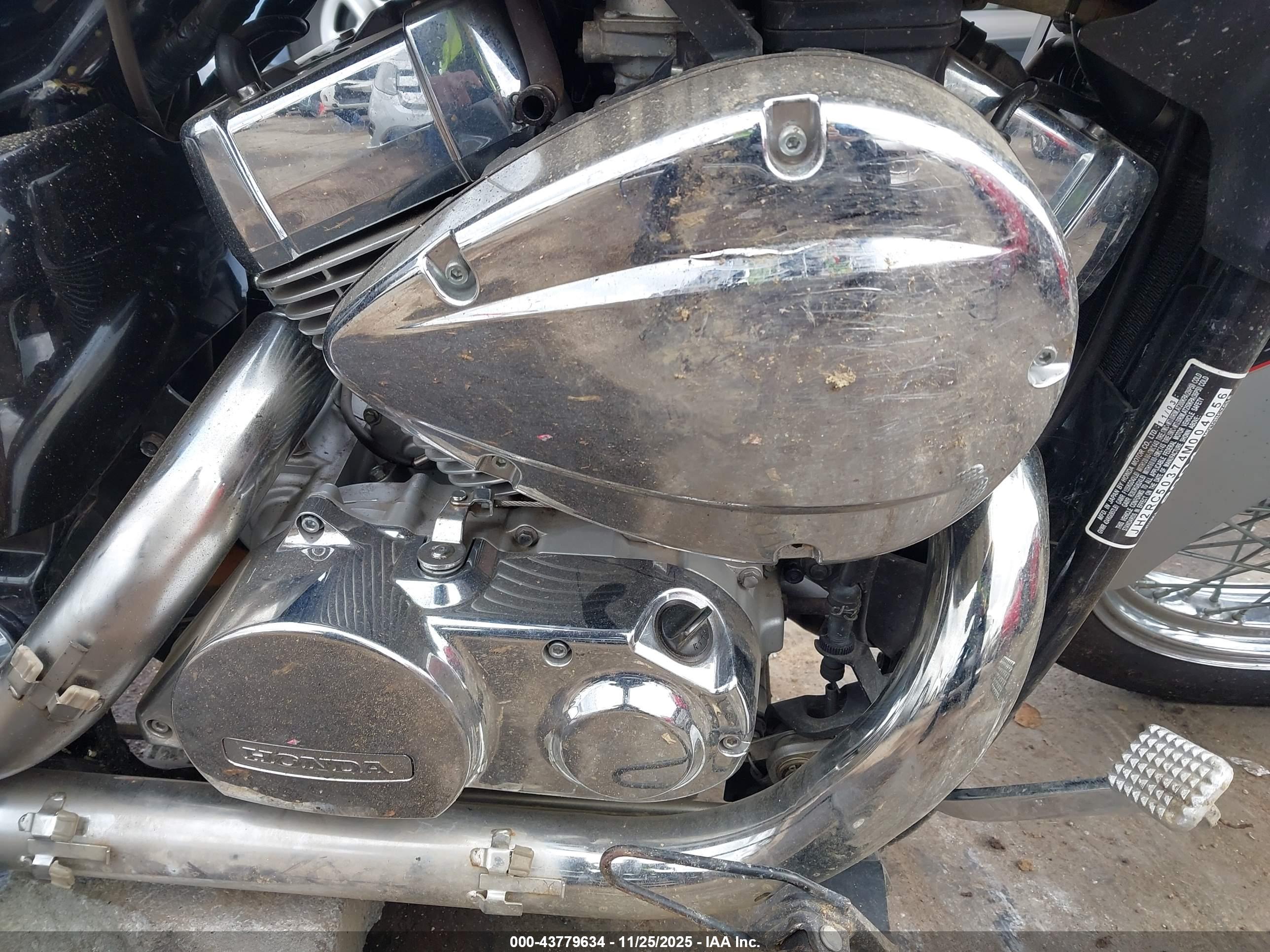 HONDA VT750 image 8