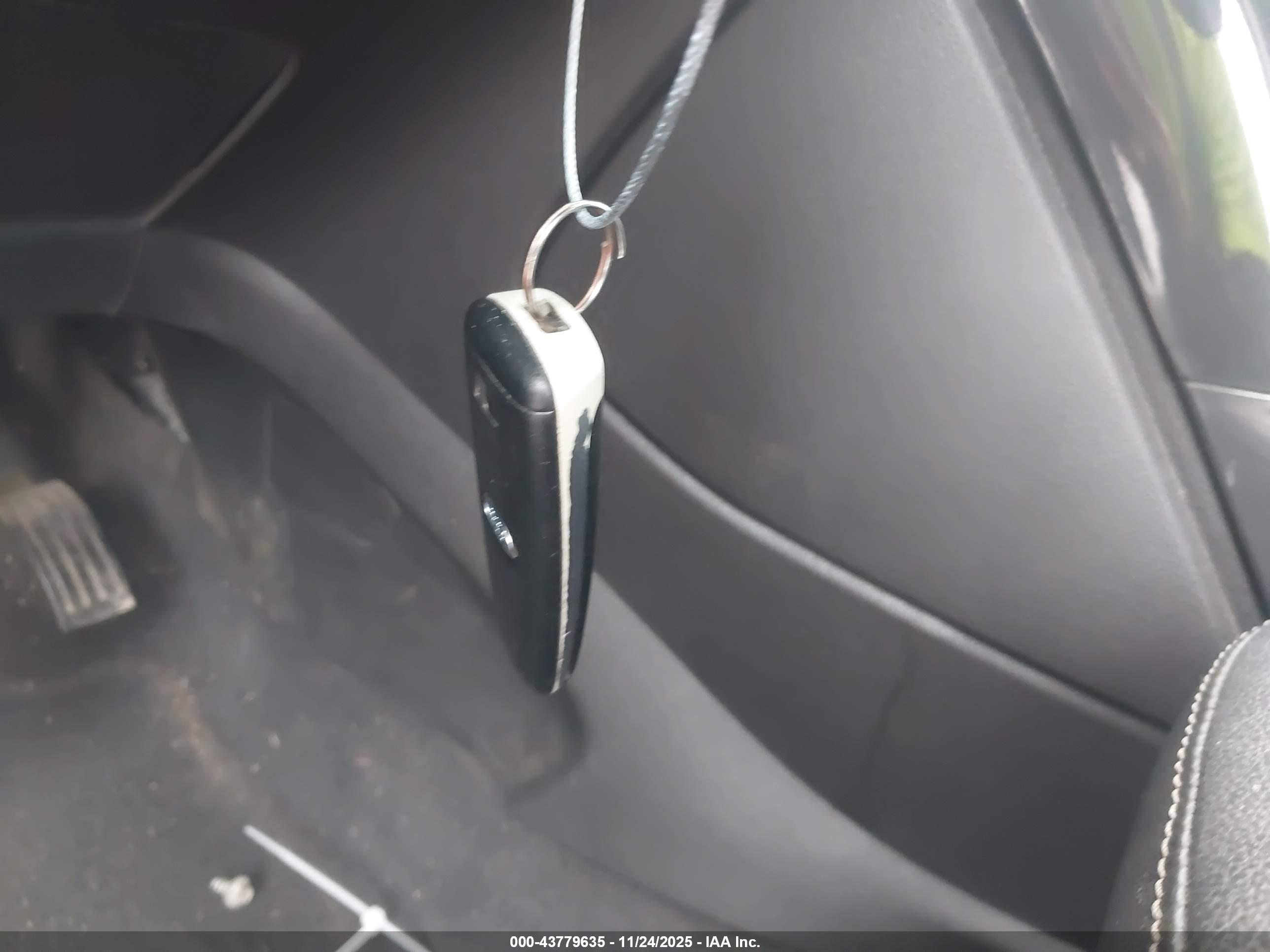 FORD ESCAPE image 11