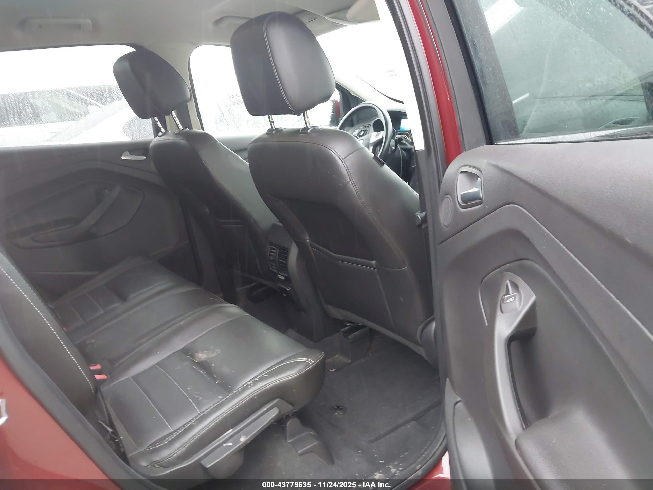 FORD ESCAPE image 8