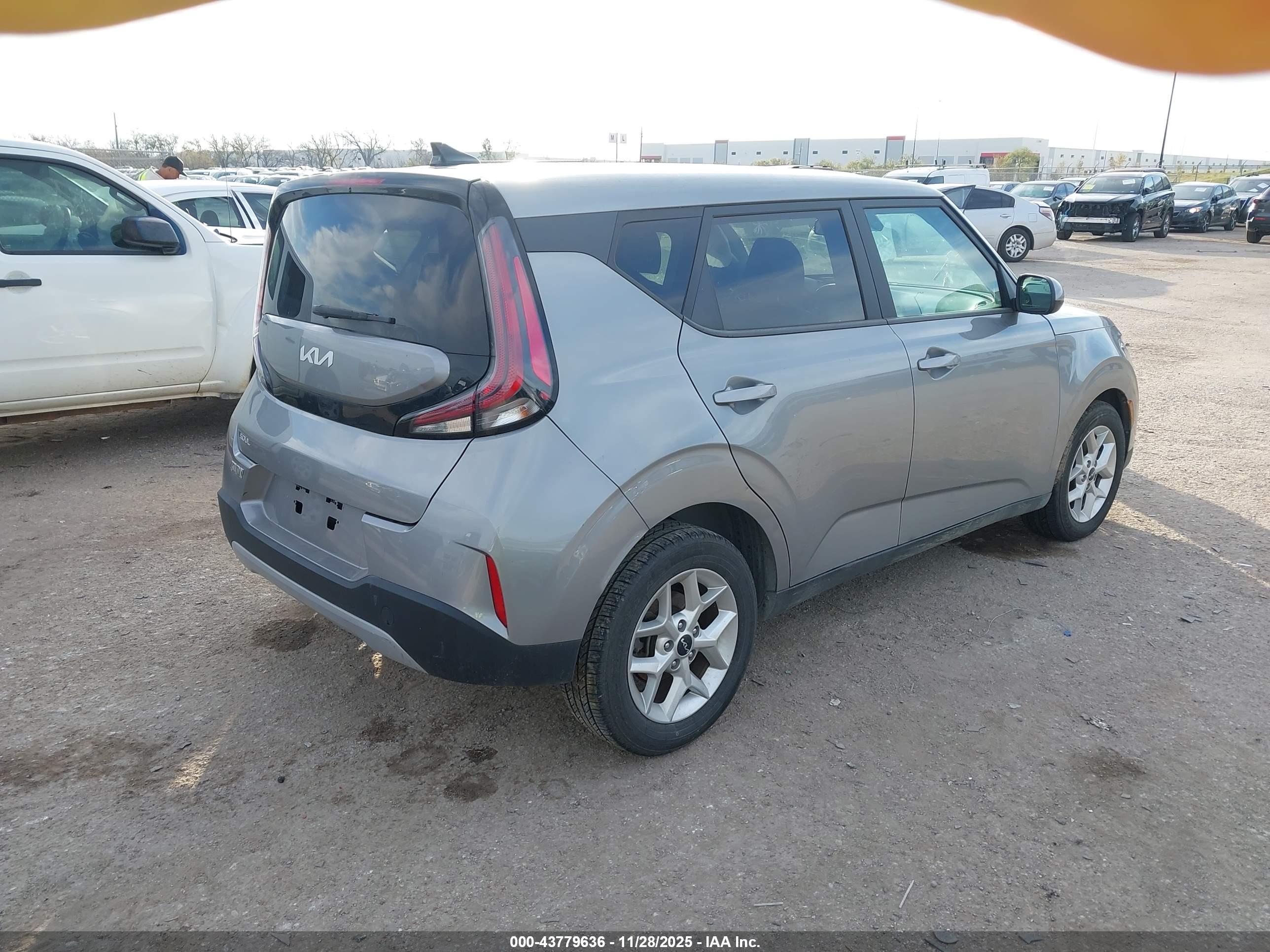 KIA SOUL image 4