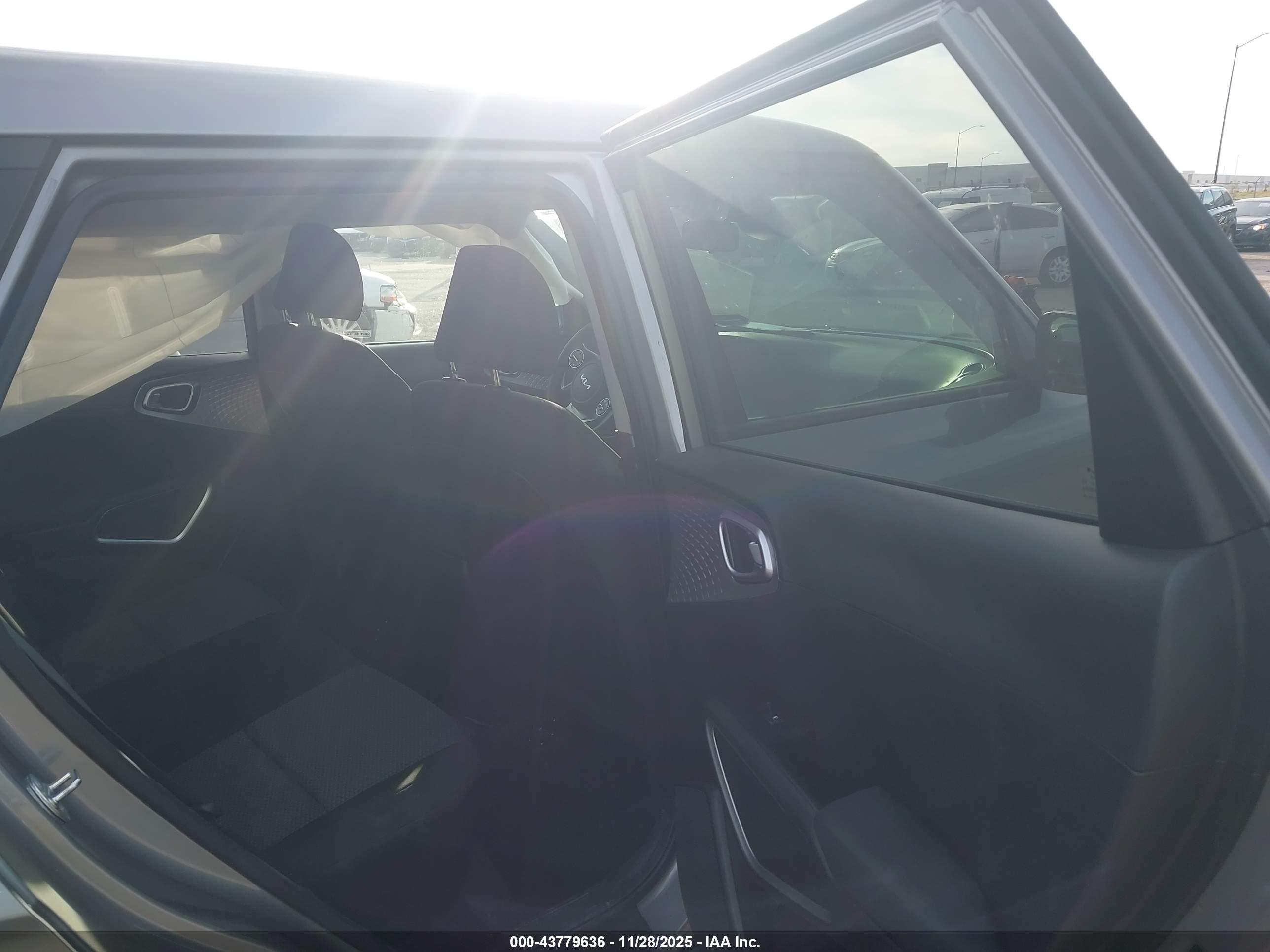 KIA SOUL image 8