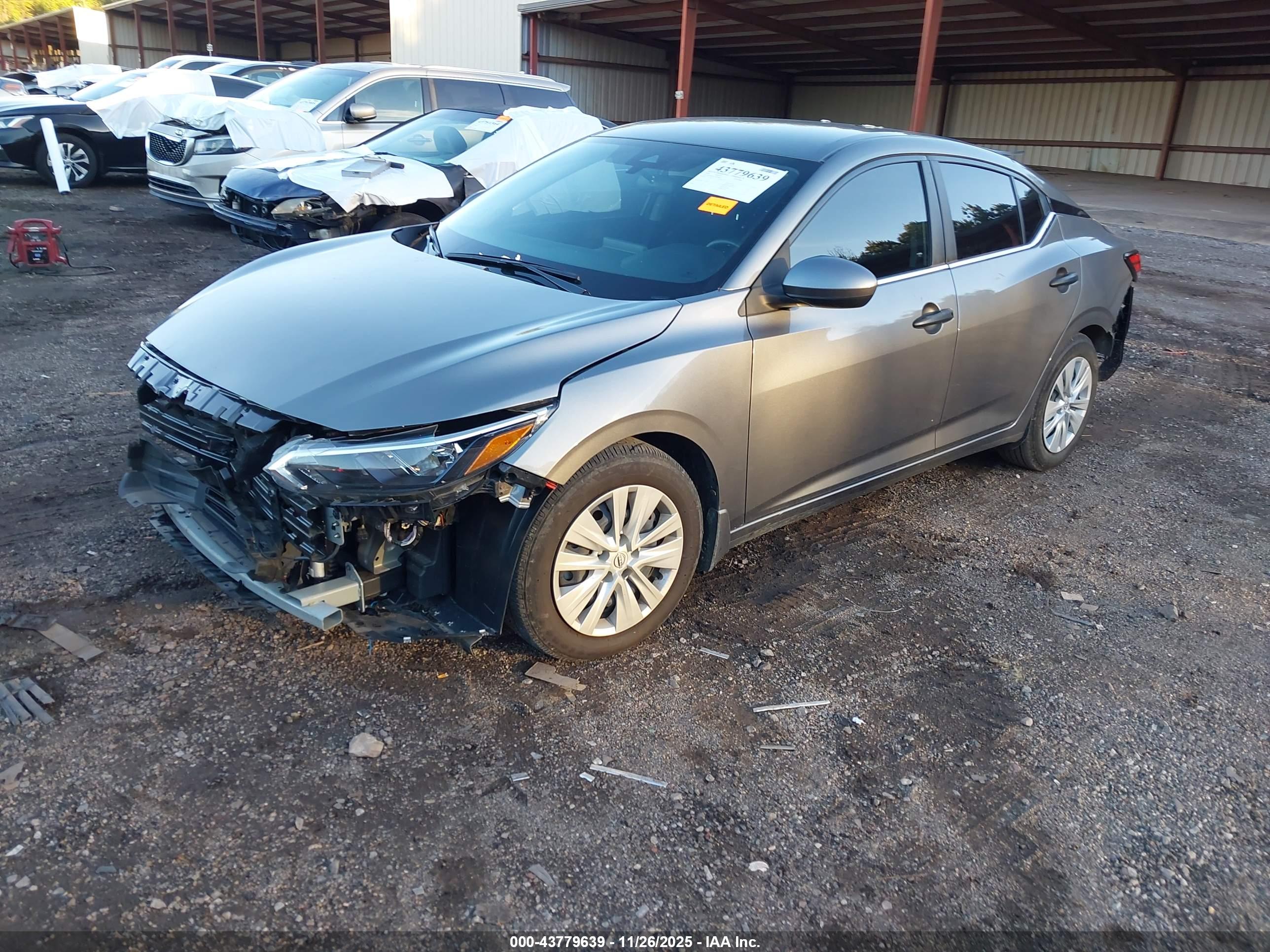 NISSAN SENTRA image 2
