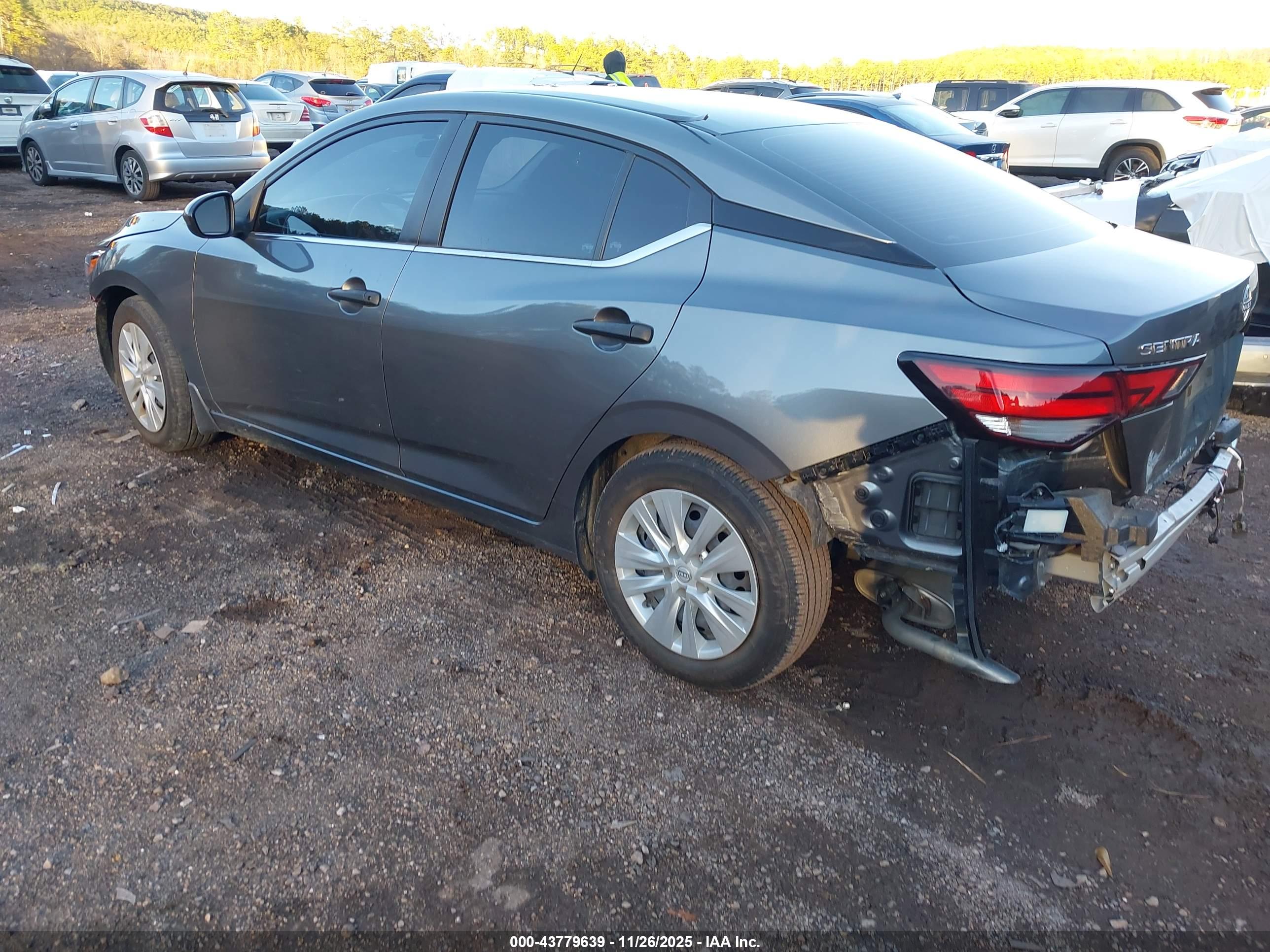NISSAN SENTRA image 3