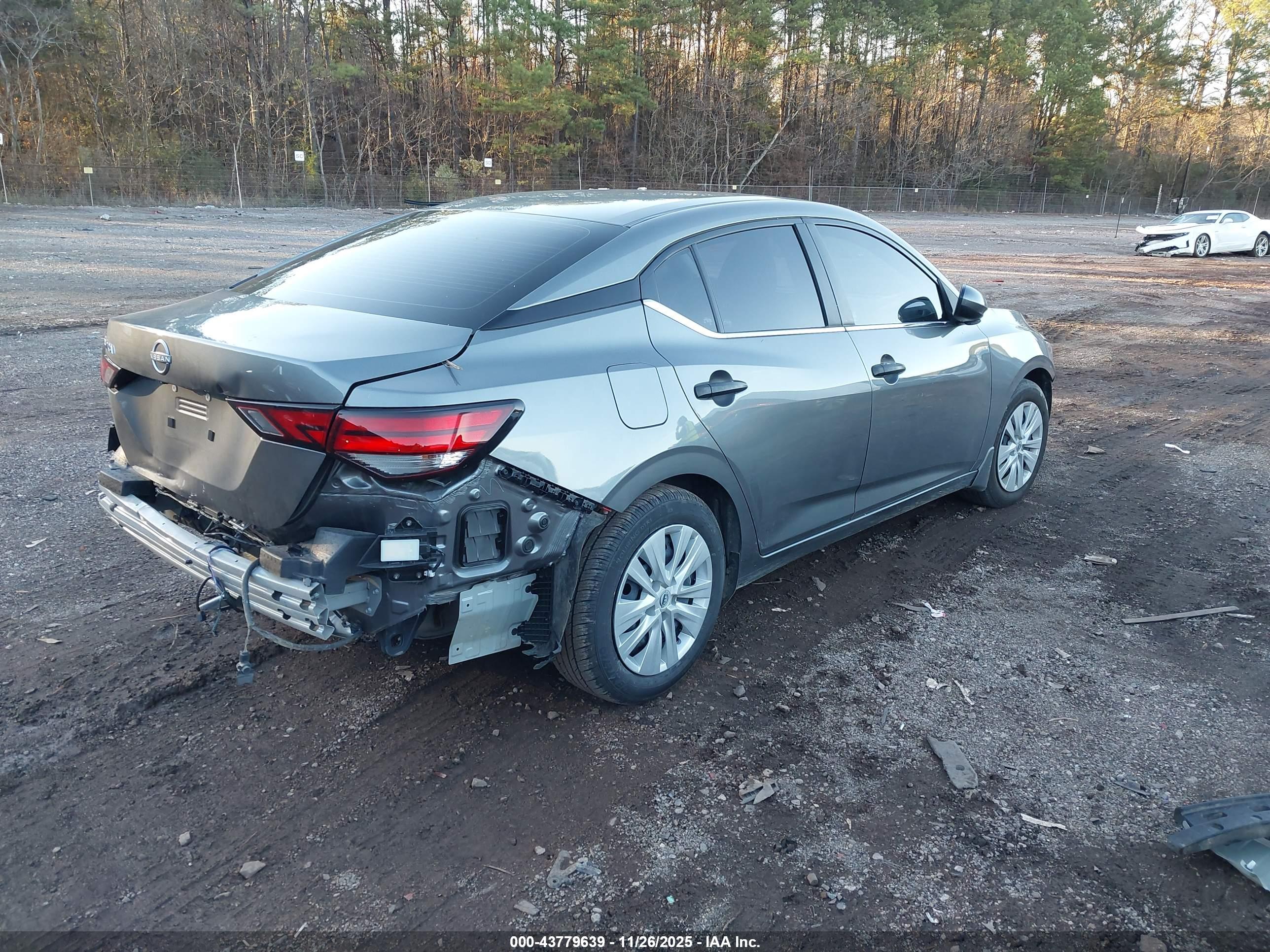 NISSAN SENTRA image 4