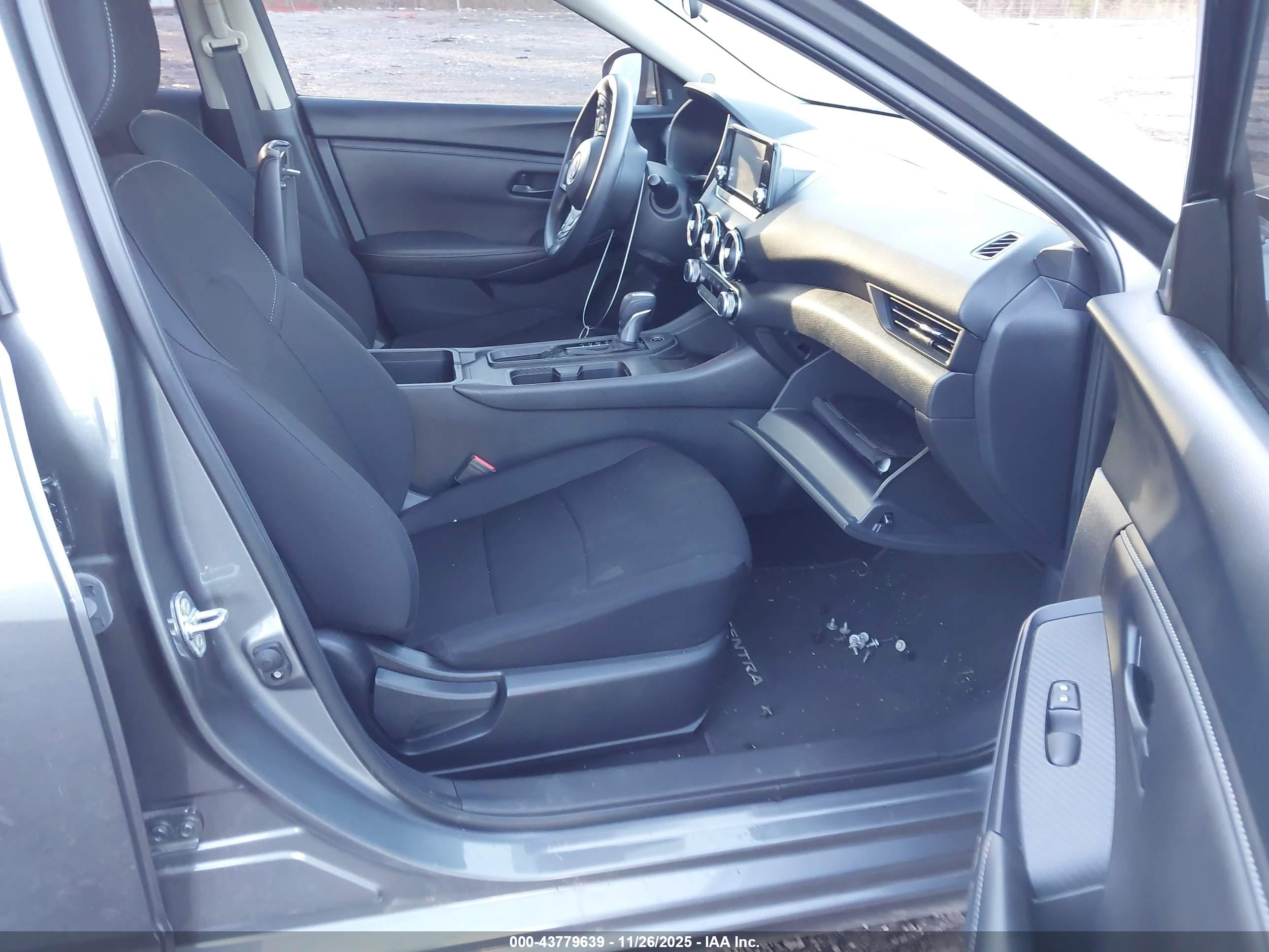 NISSAN SENTRA image 5