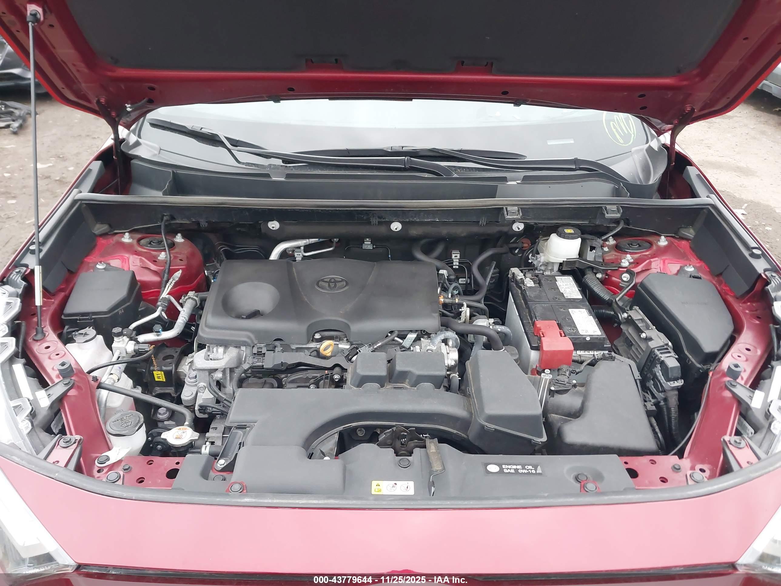 TOYOTA RAV4 image 10