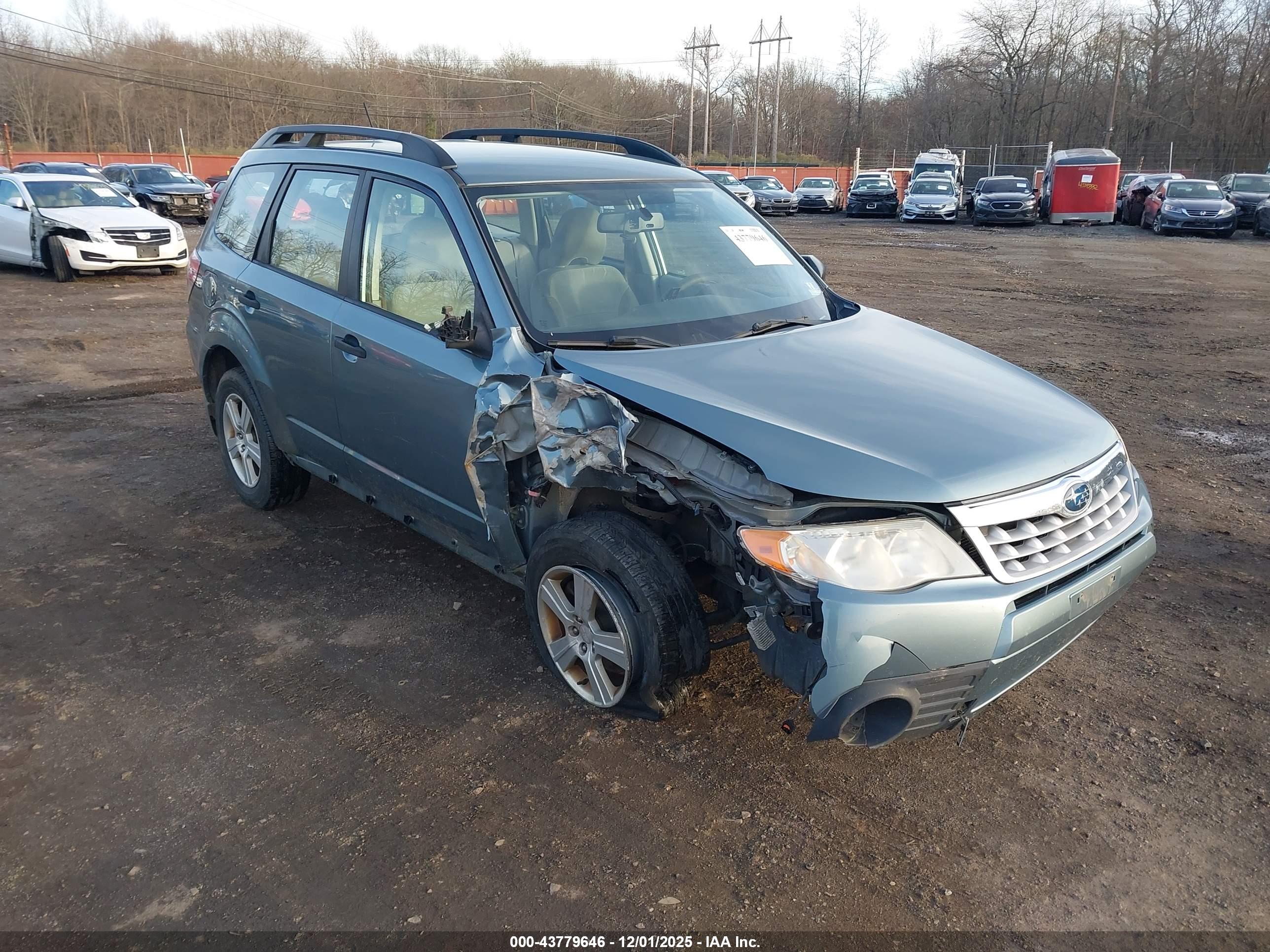 SUBARU FORESTER image 6