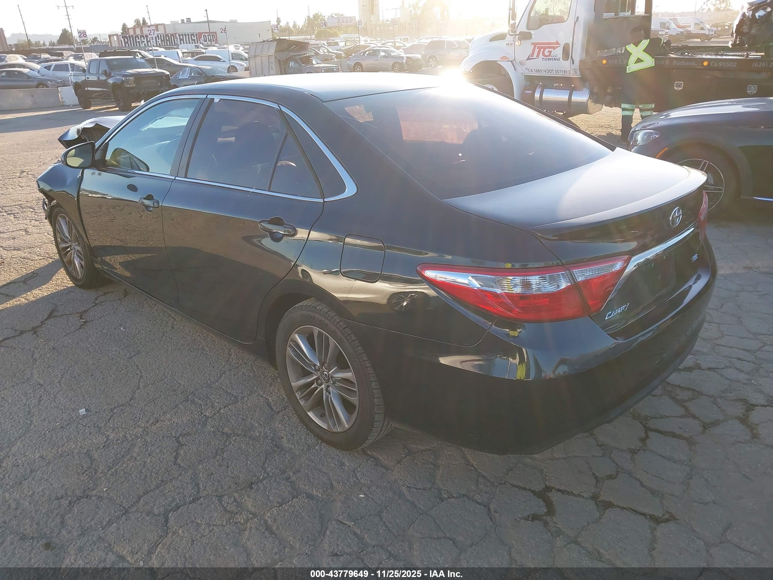 TOYOTA CAMRY image 3