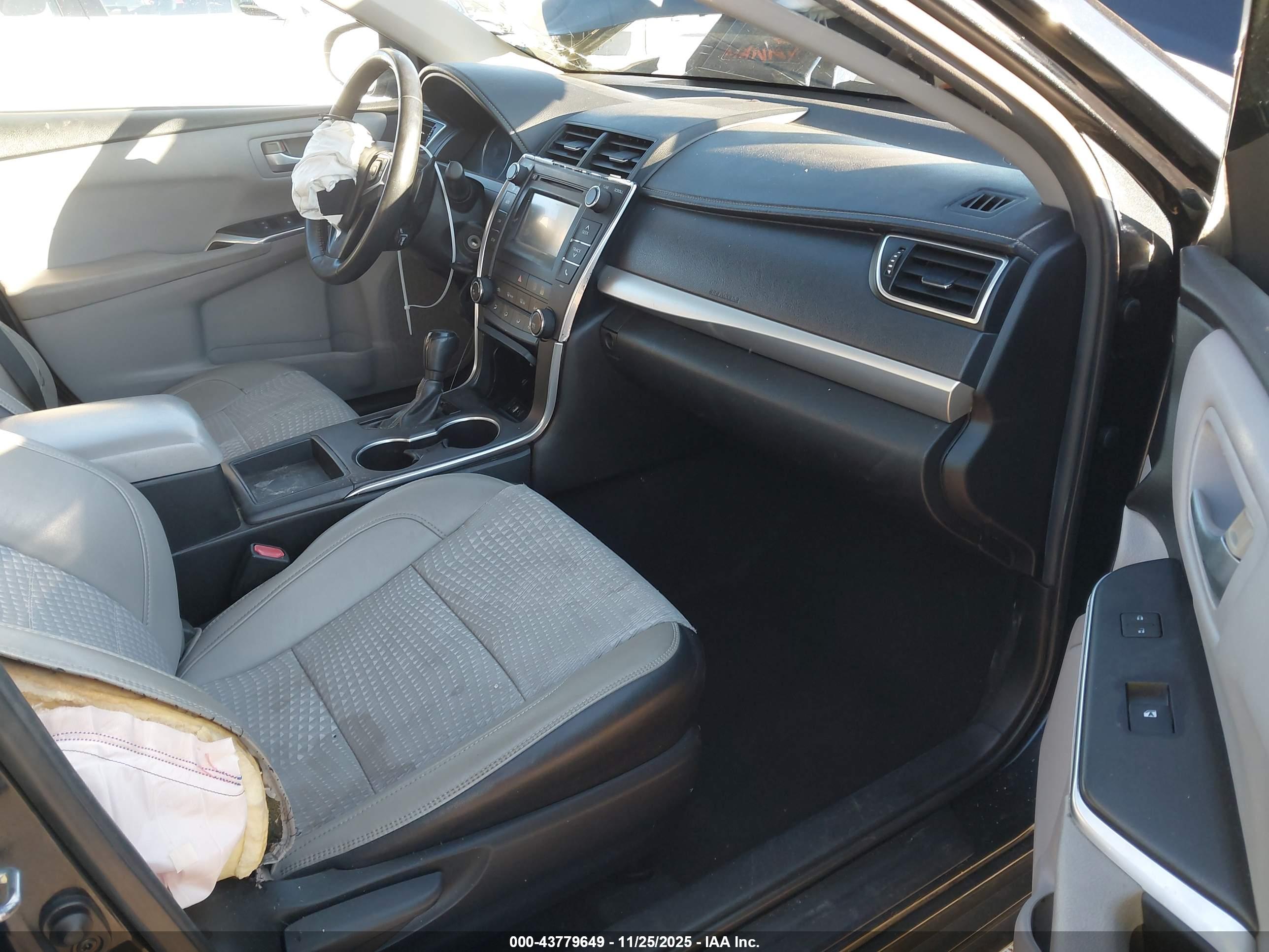 TOYOTA CAMRY image 5
