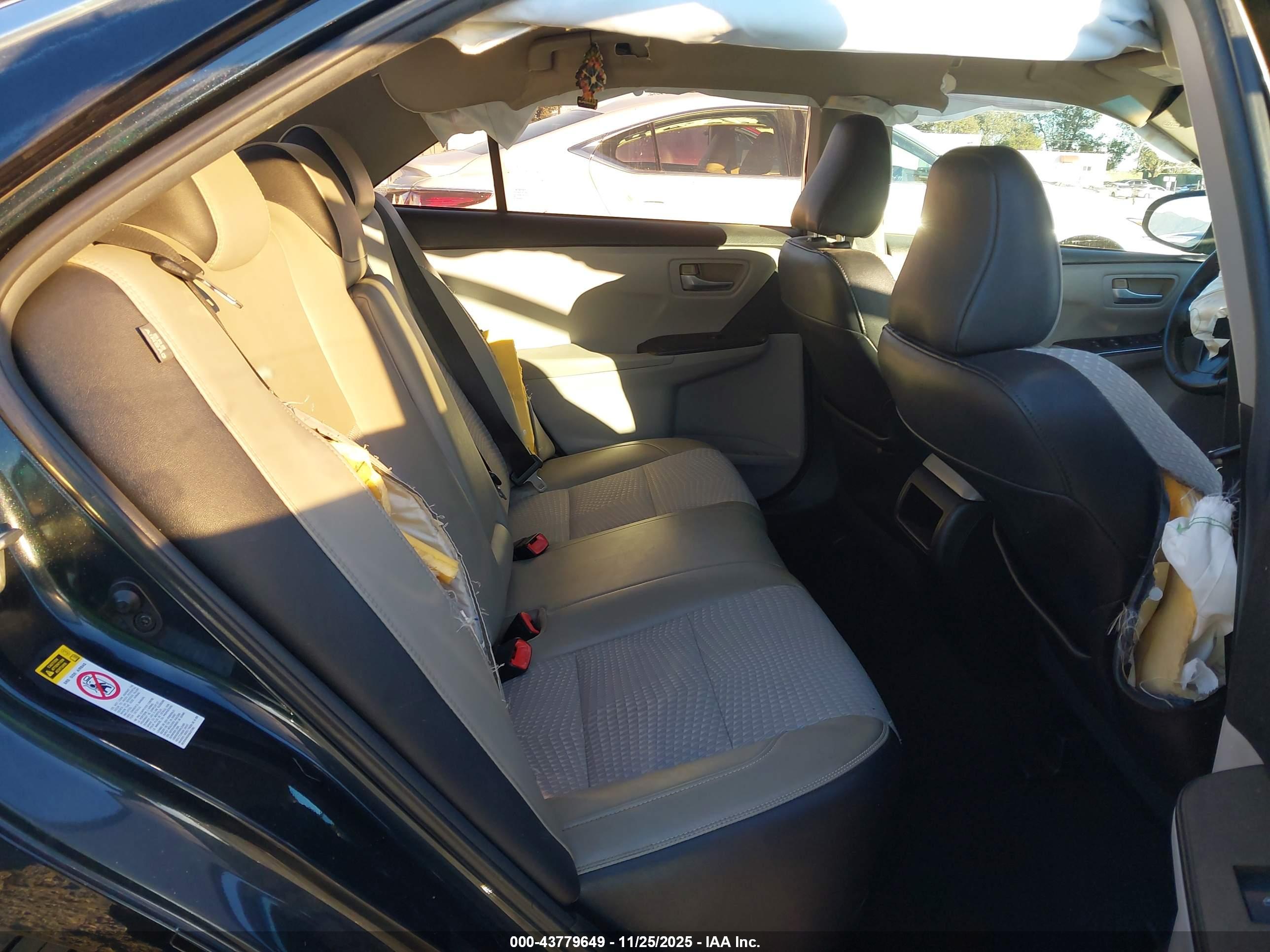 TOYOTA CAMRY image 8