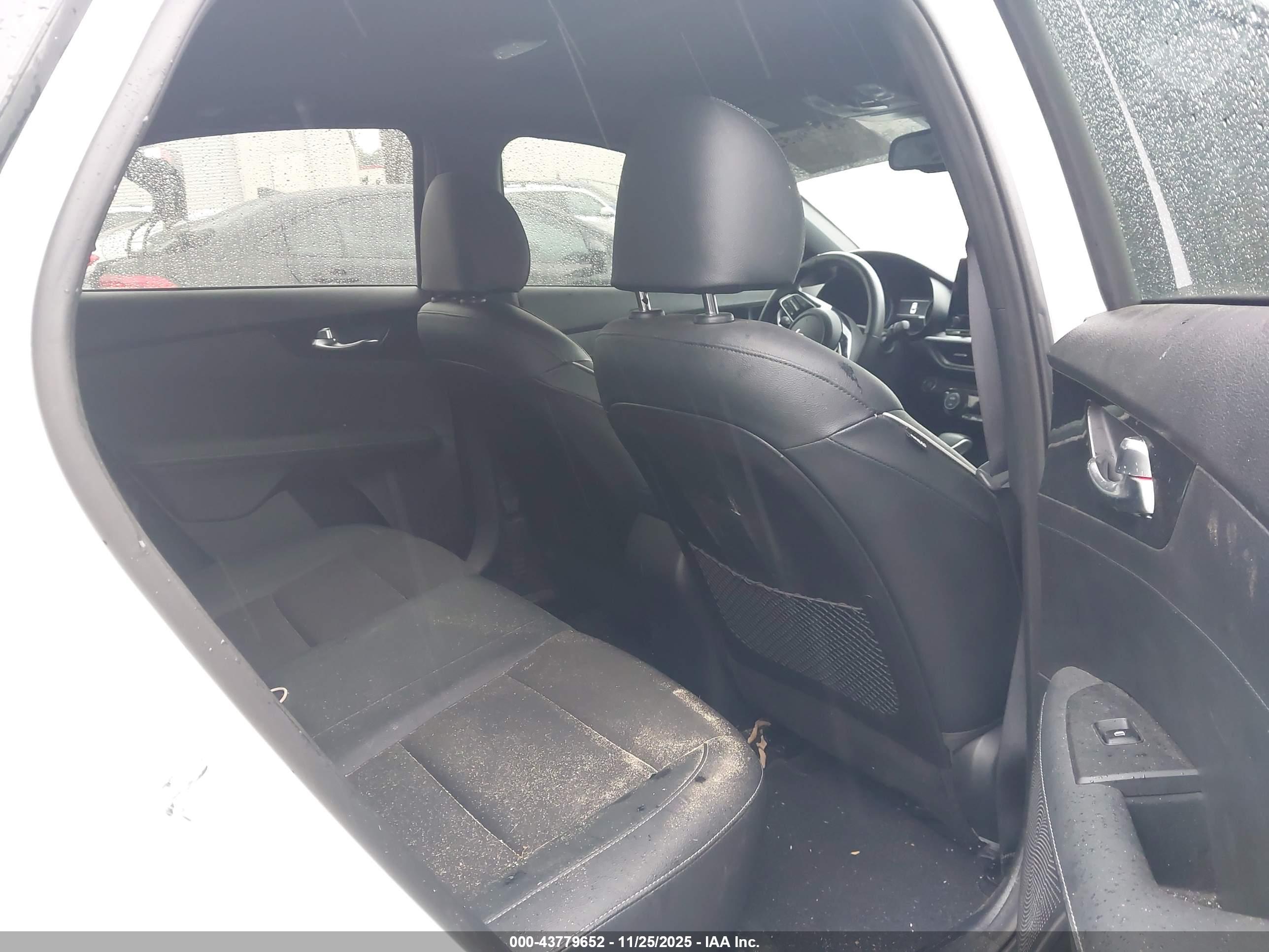 KIA FORTE image 8