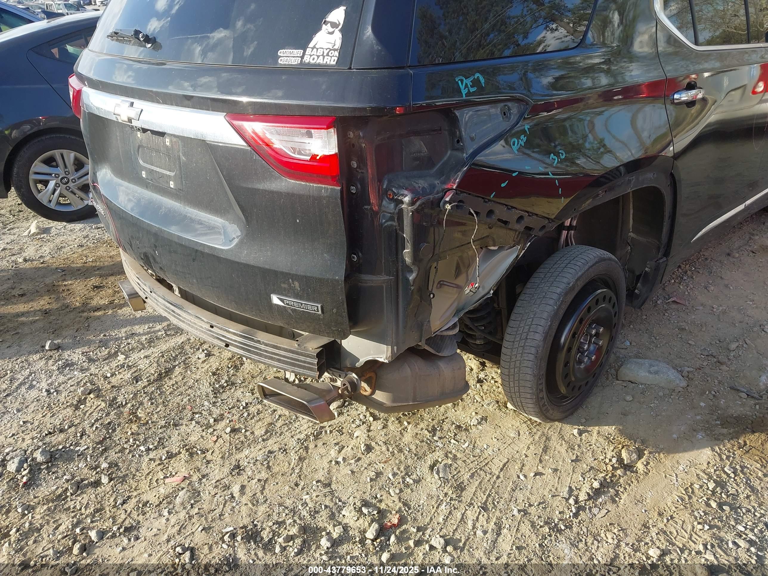 CHEVROLET TRAVERSE image 6