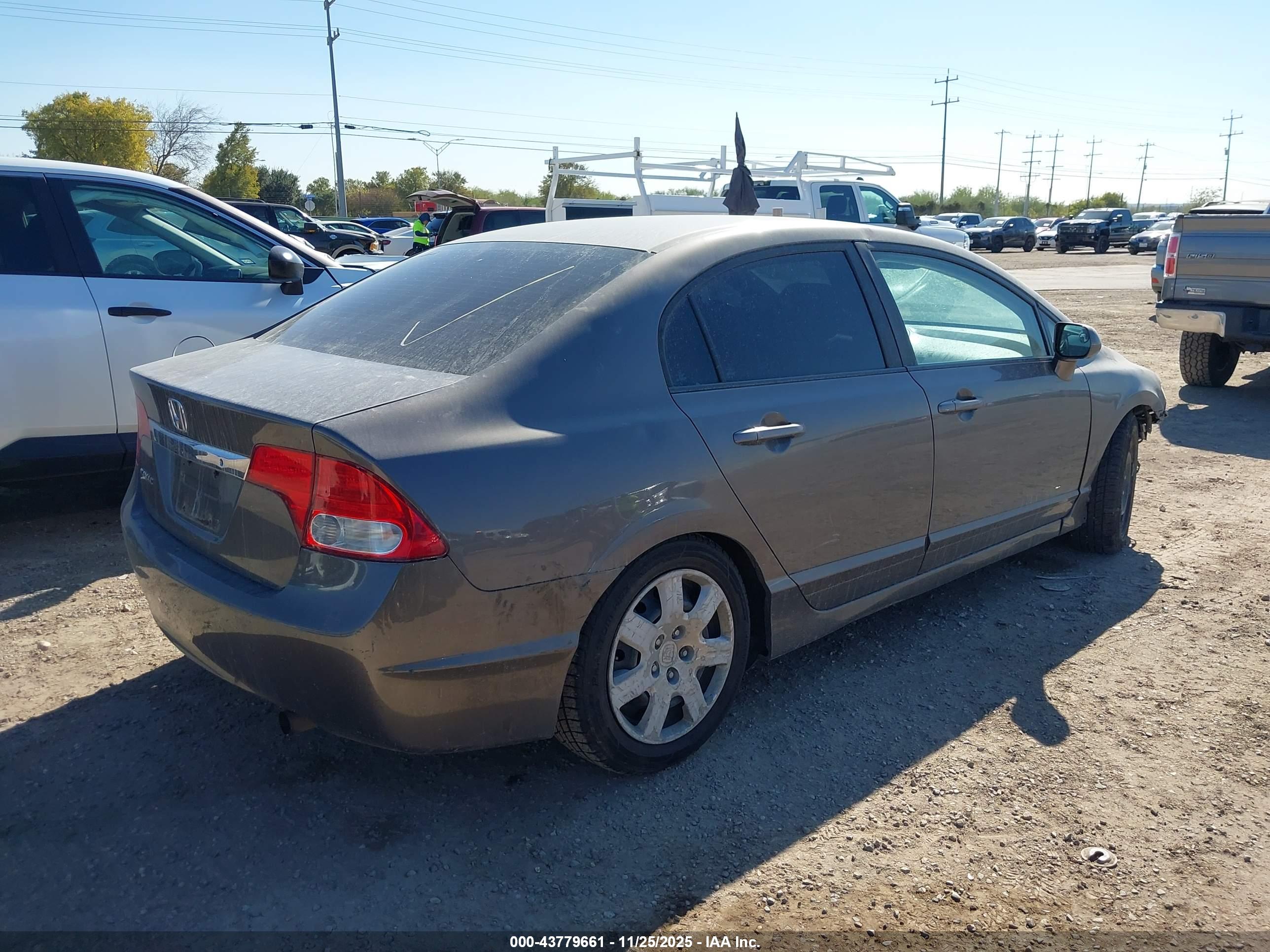 HONDA CIVIC image 4