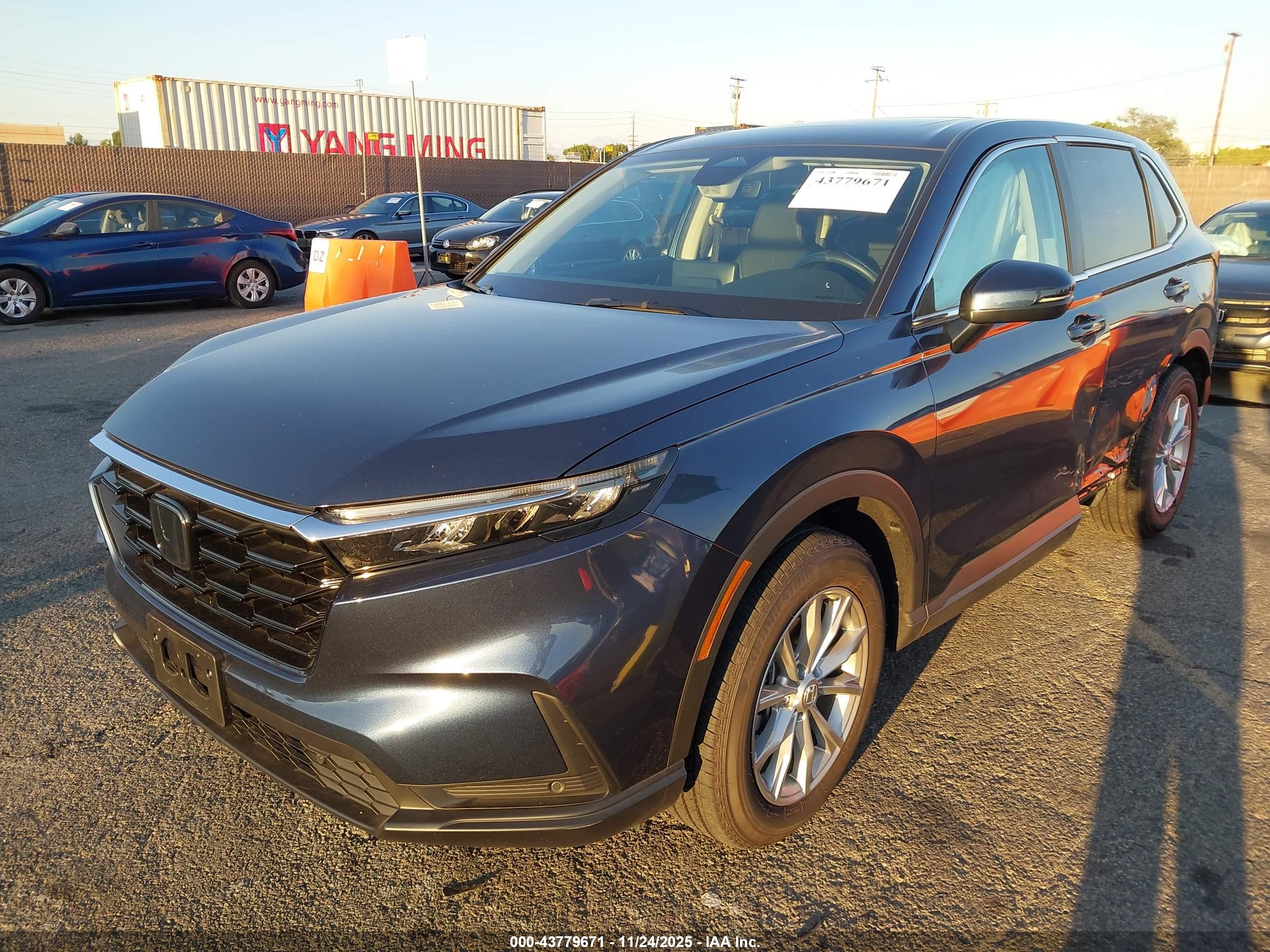 HONDA CR-V image 2