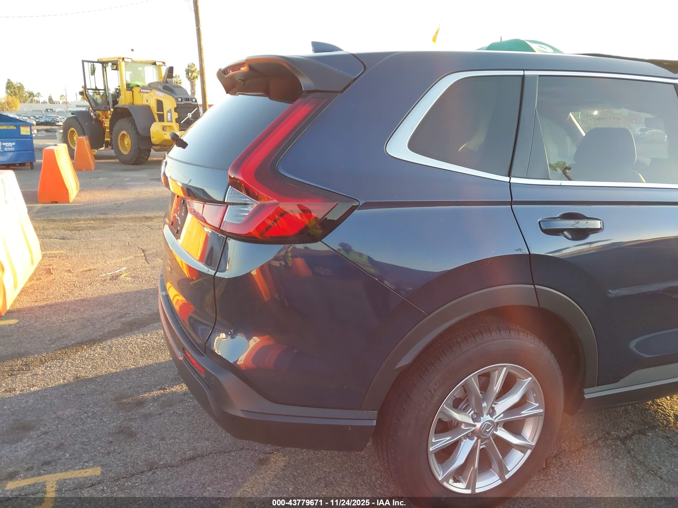 HONDA CR-V image 4