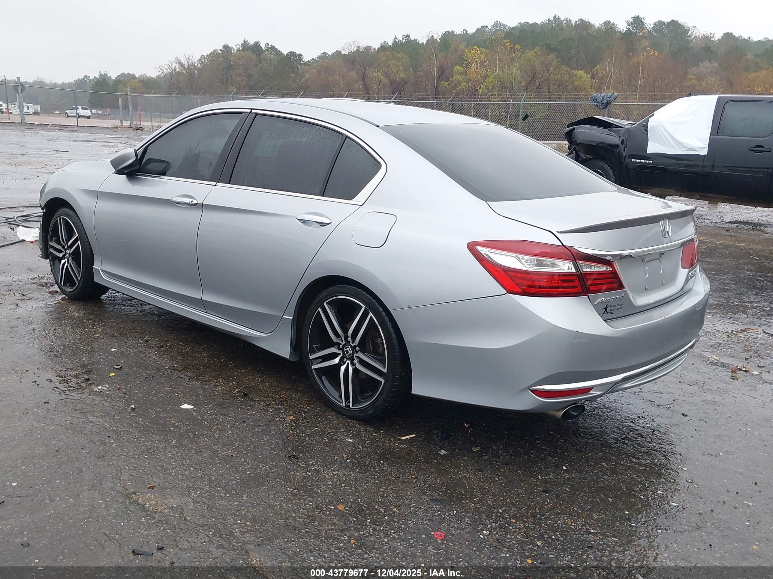 HONDA ACCORD image 3