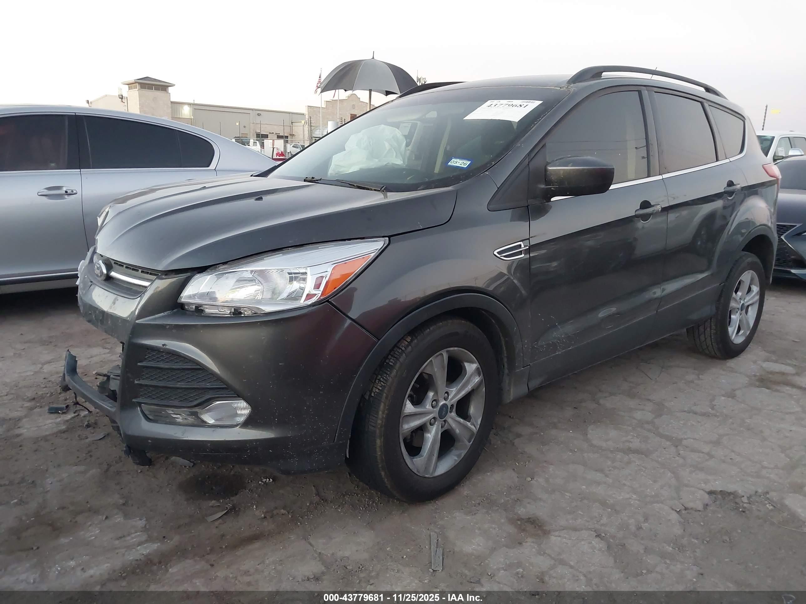 FORD ESCAPE image 2