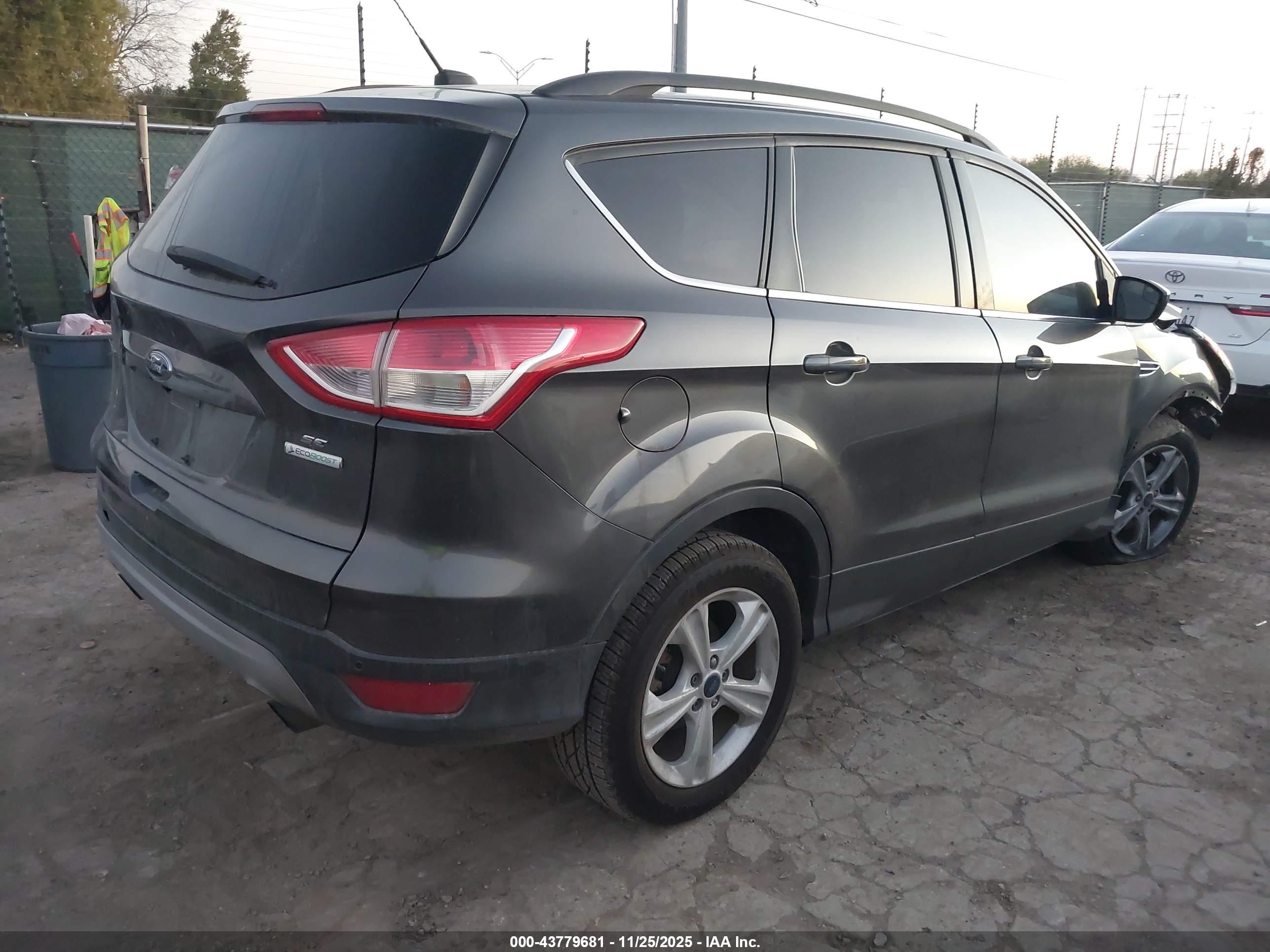 FORD ESCAPE image 4