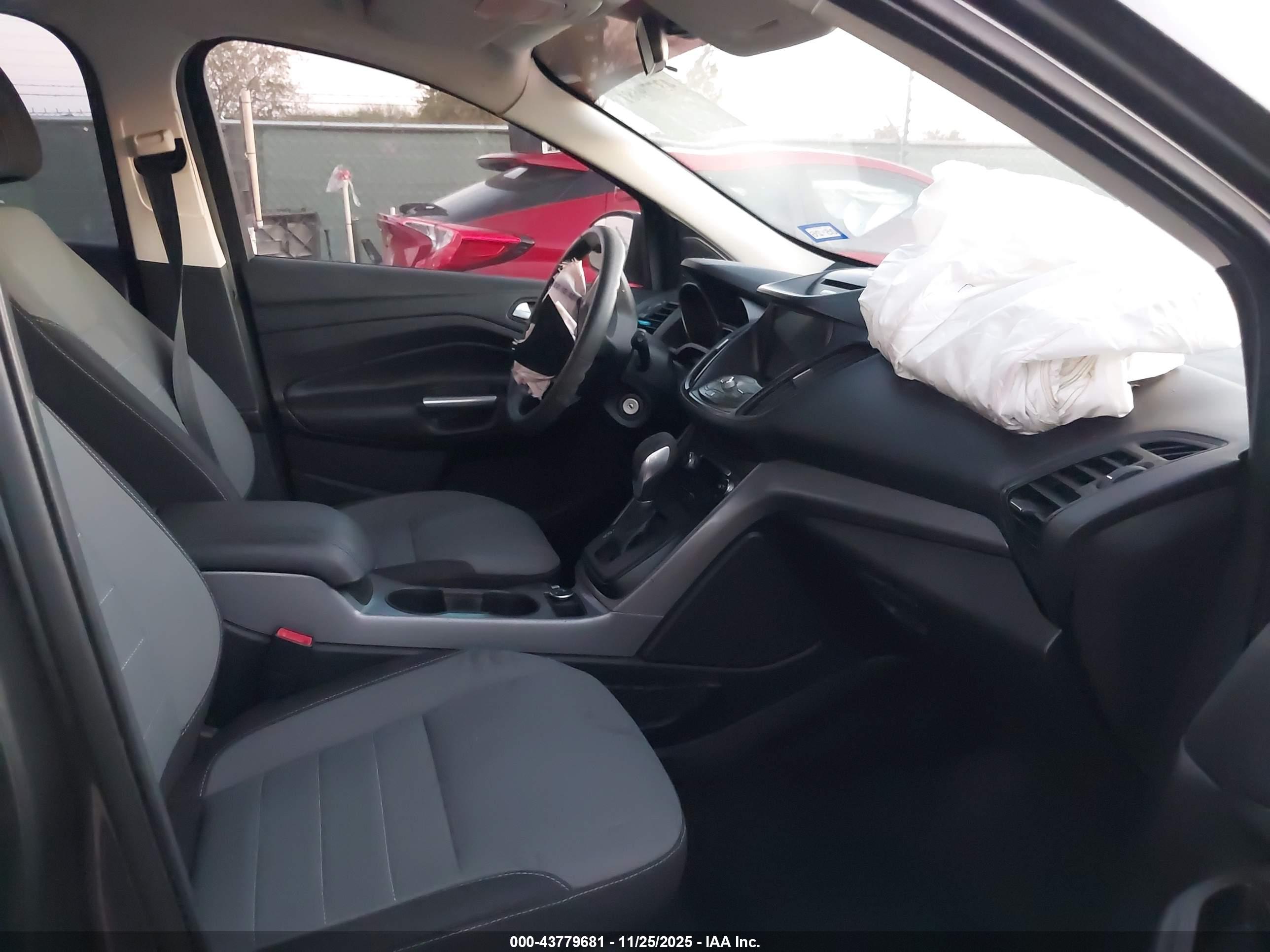 FORD ESCAPE image 5