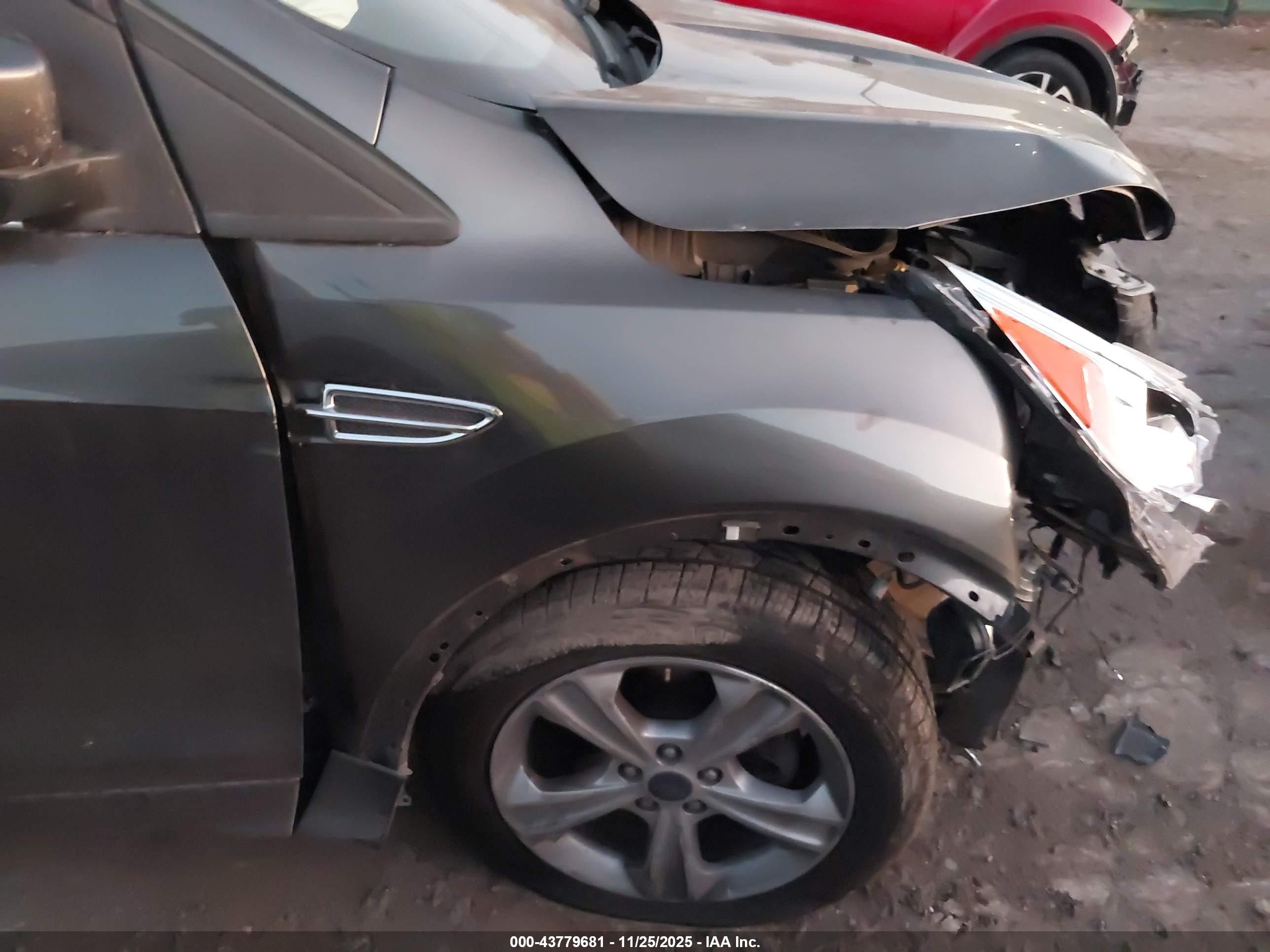 FORD ESCAPE image 6
