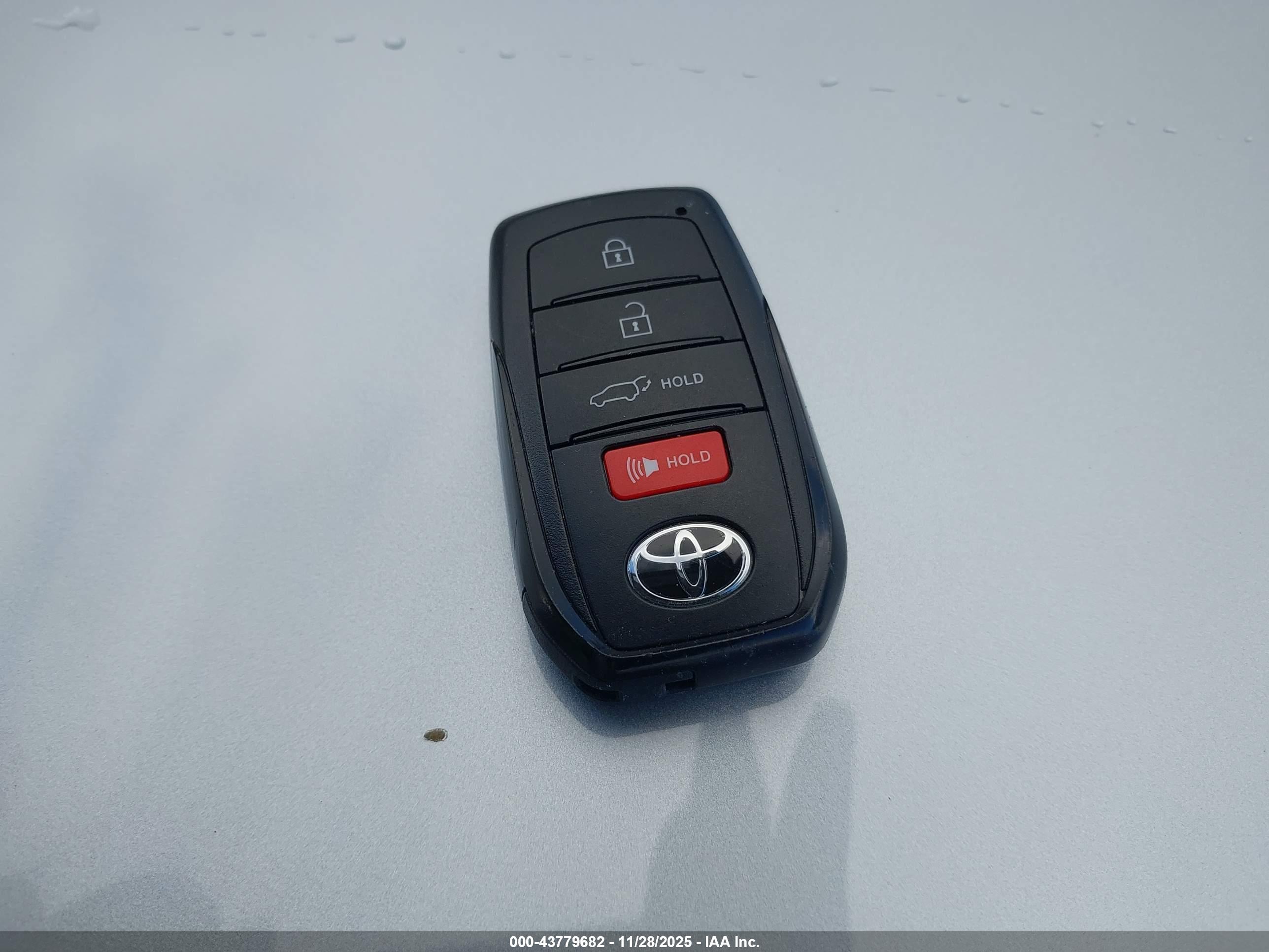 TOYOTA COROLLA image 11