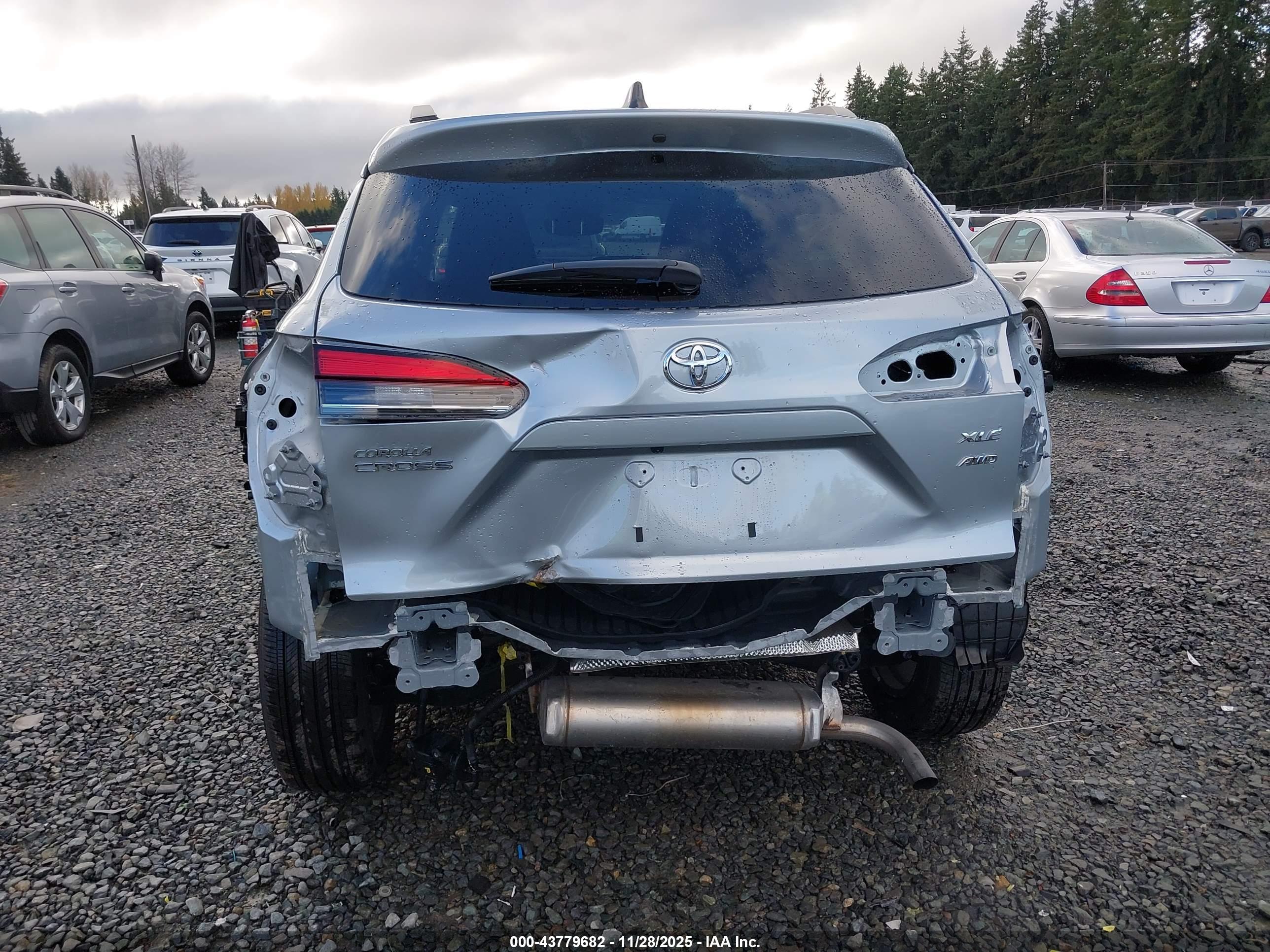 TOYOTA COROLLA image 6