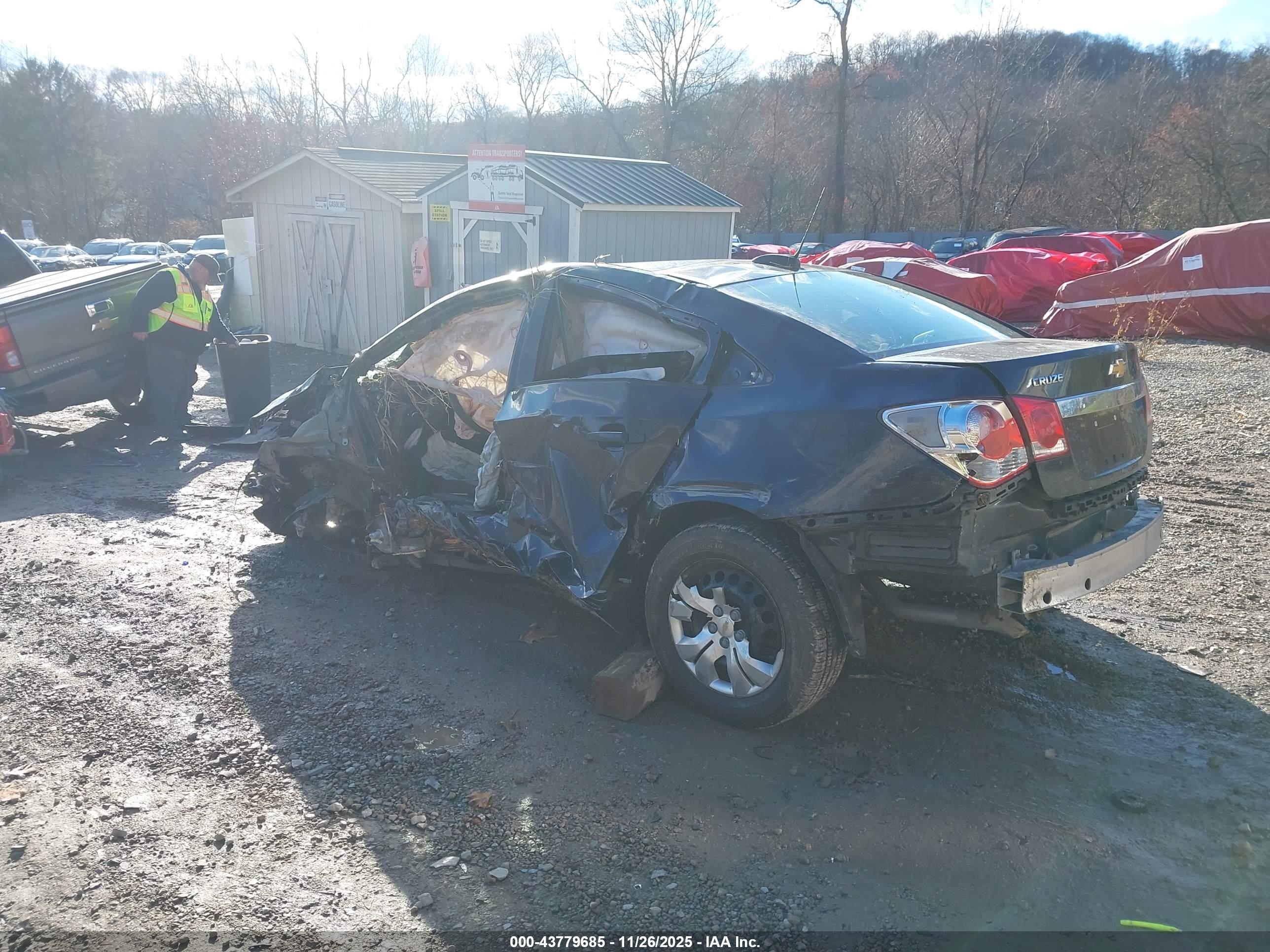CHEVROLET CRUZE image 3
