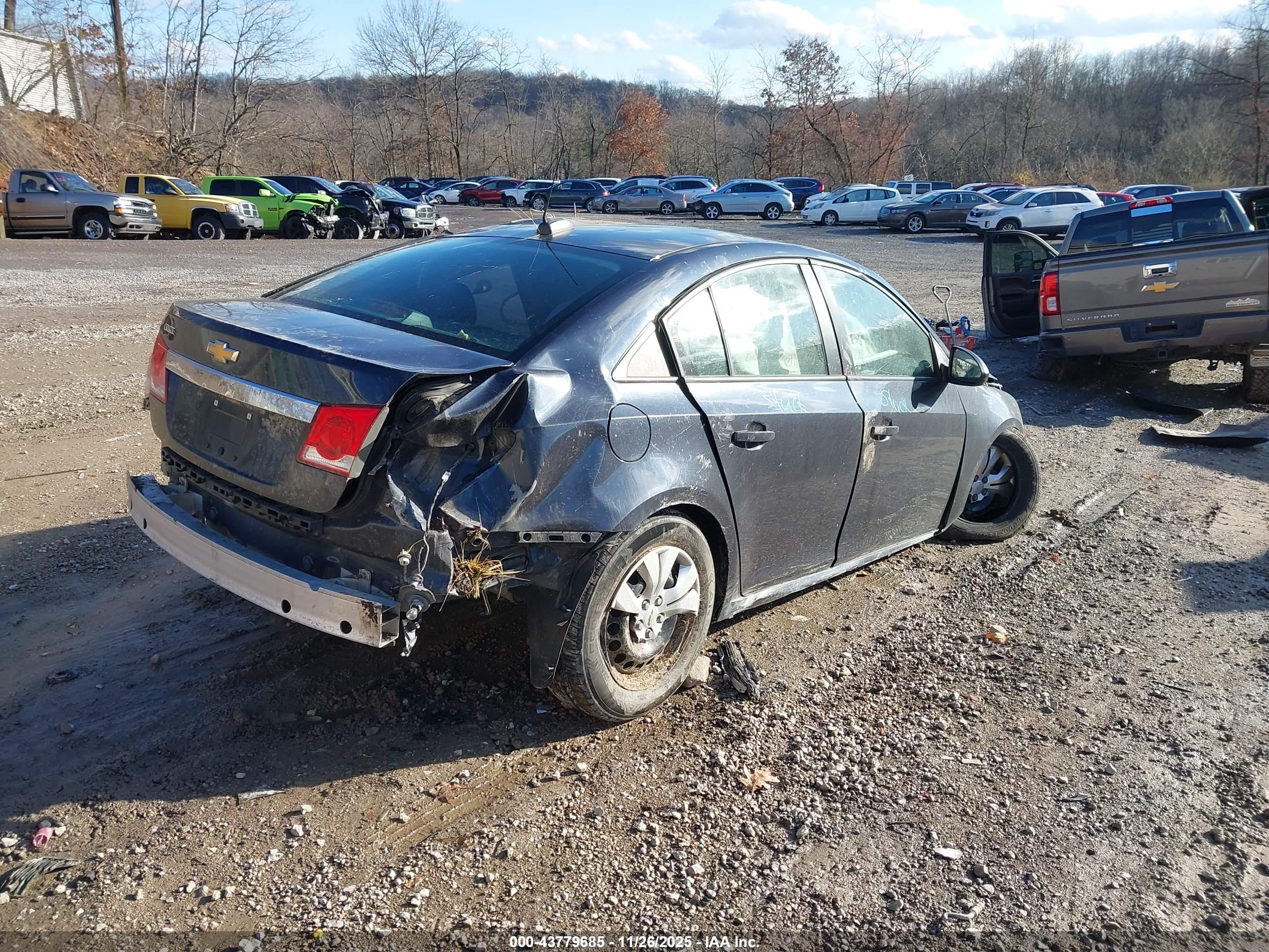 CHEVROLET CRUZE image 4
