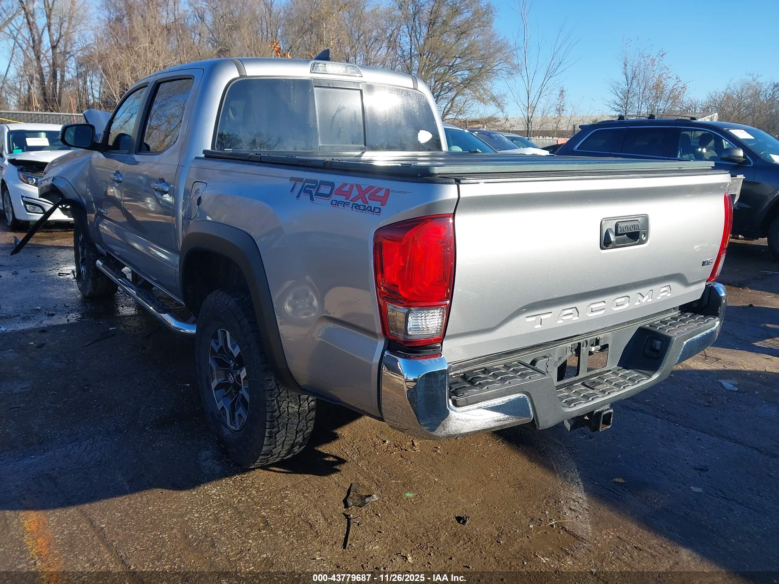 TOYOTA TACOMA image 3