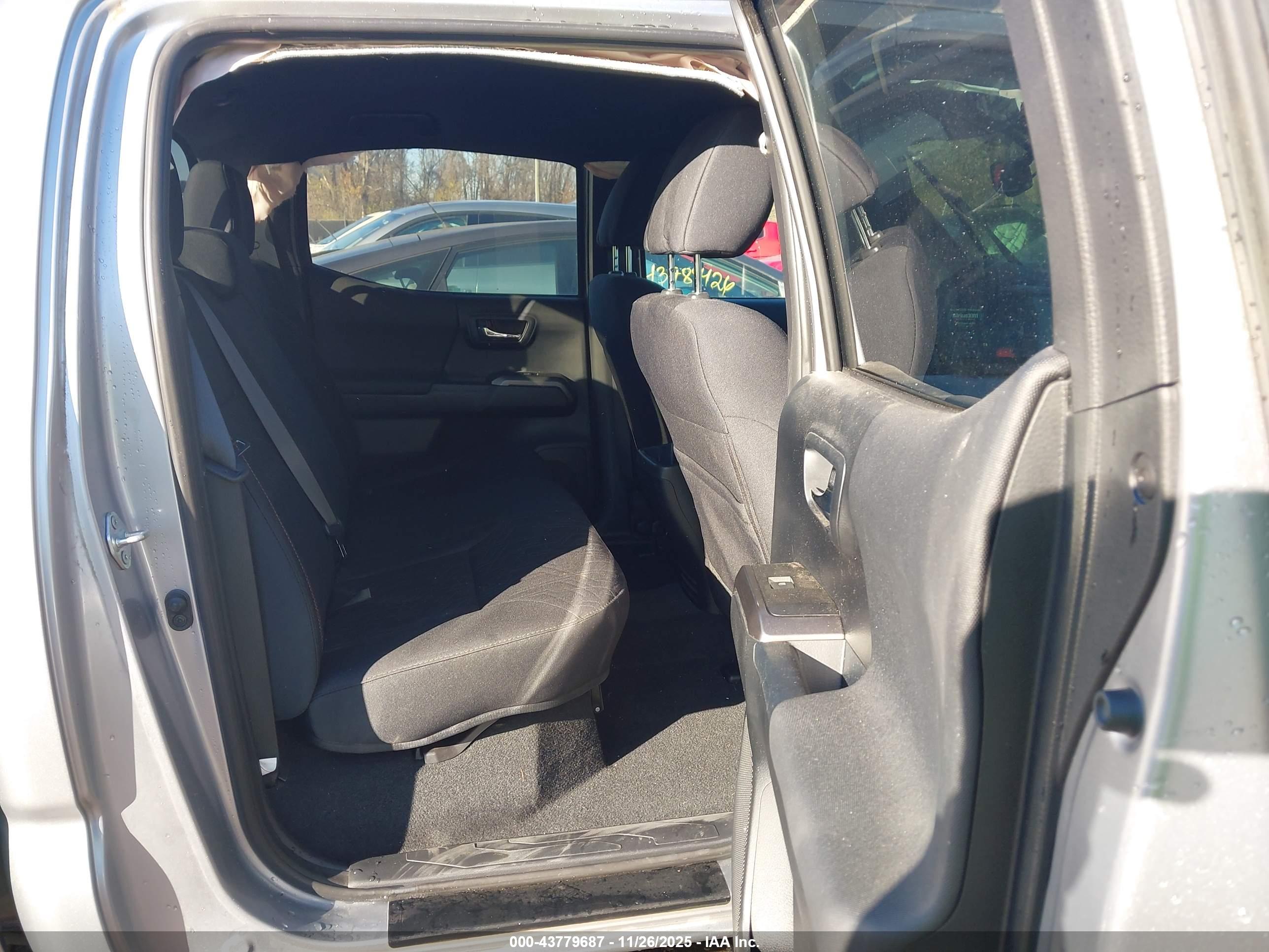 TOYOTA TACOMA image 8