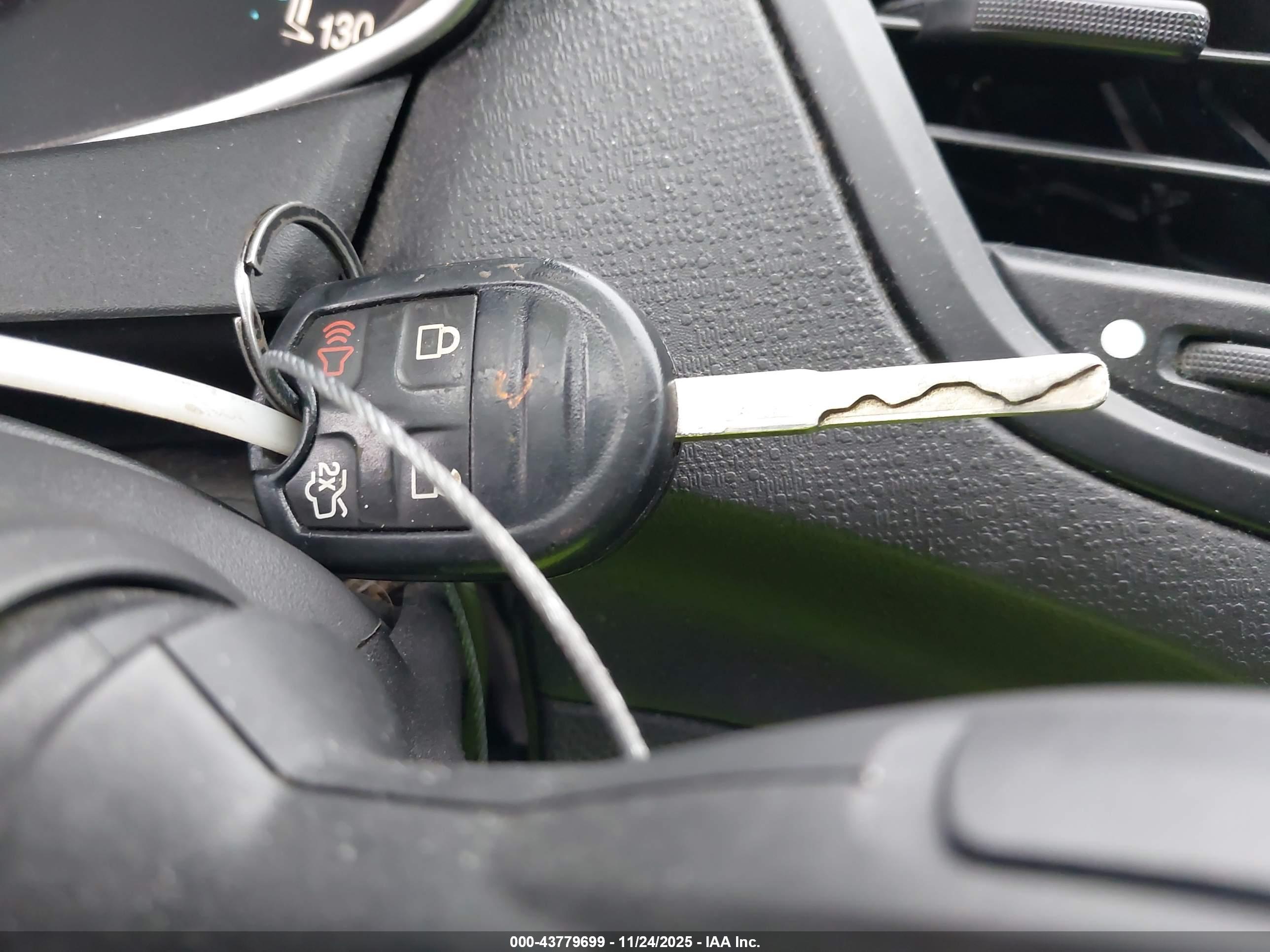 FORD FIESTA image 11