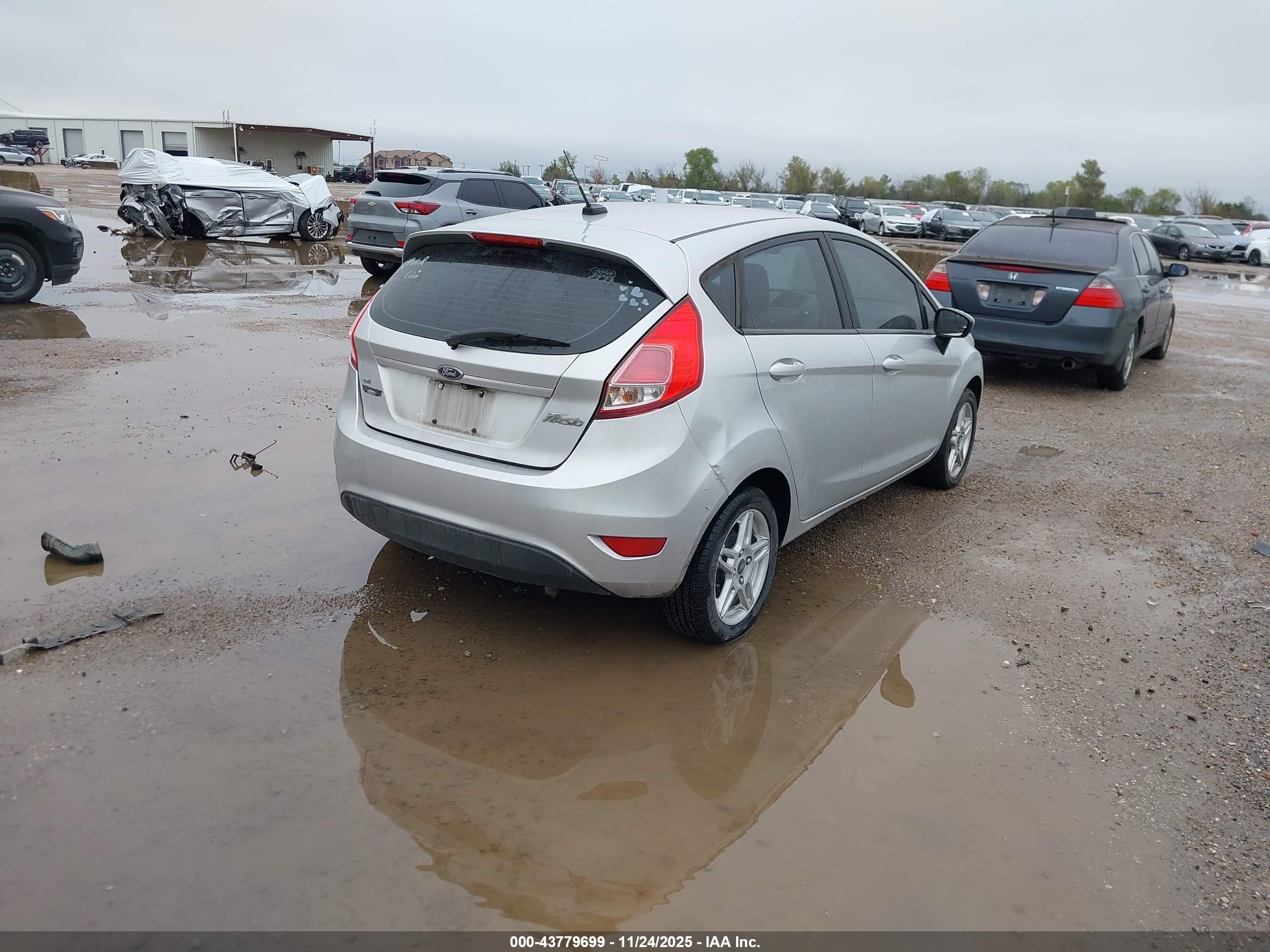 FORD FIESTA image 4