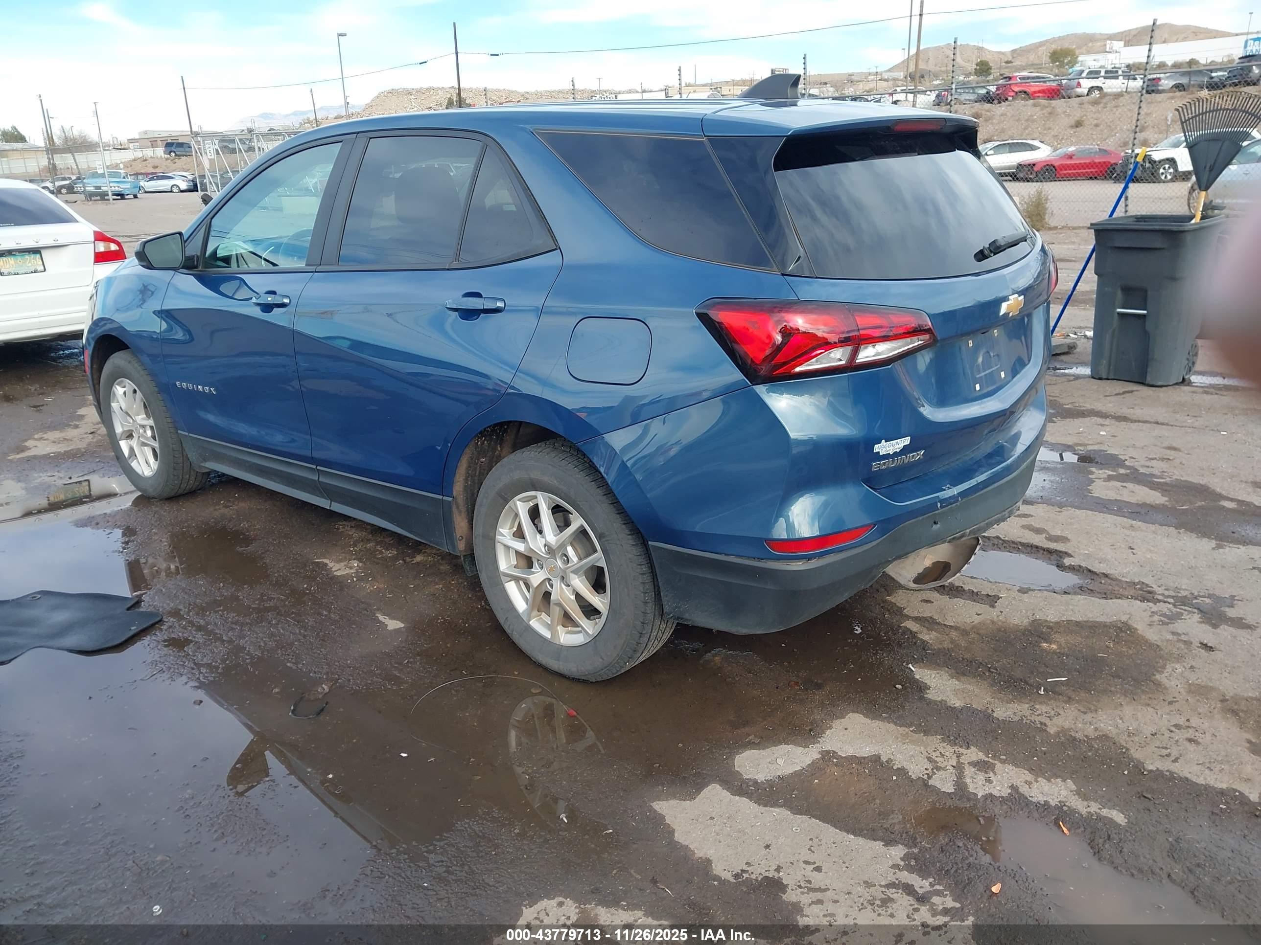 CHEVROLET EQUINOX image 3