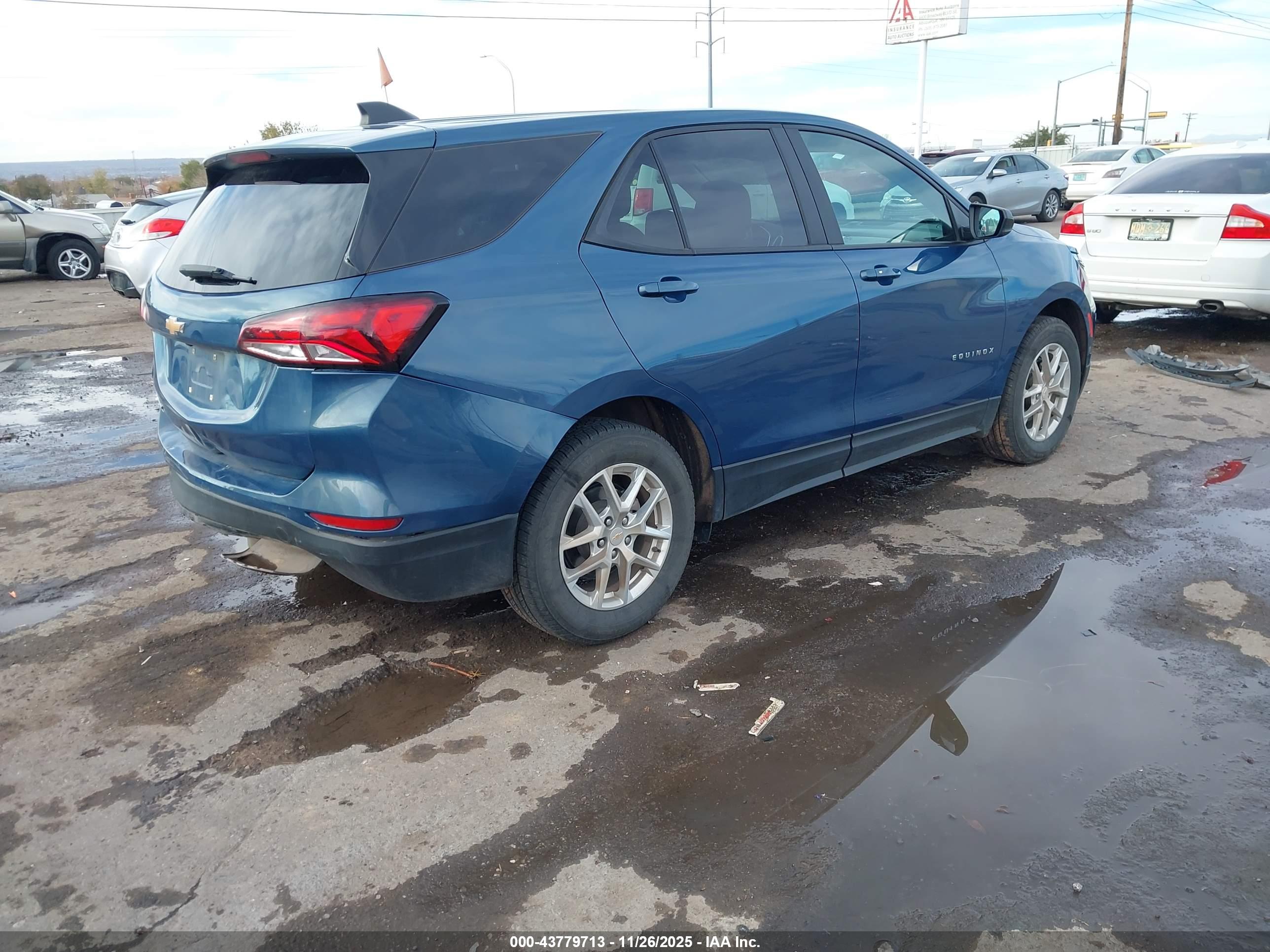 CHEVROLET EQUINOX image 4