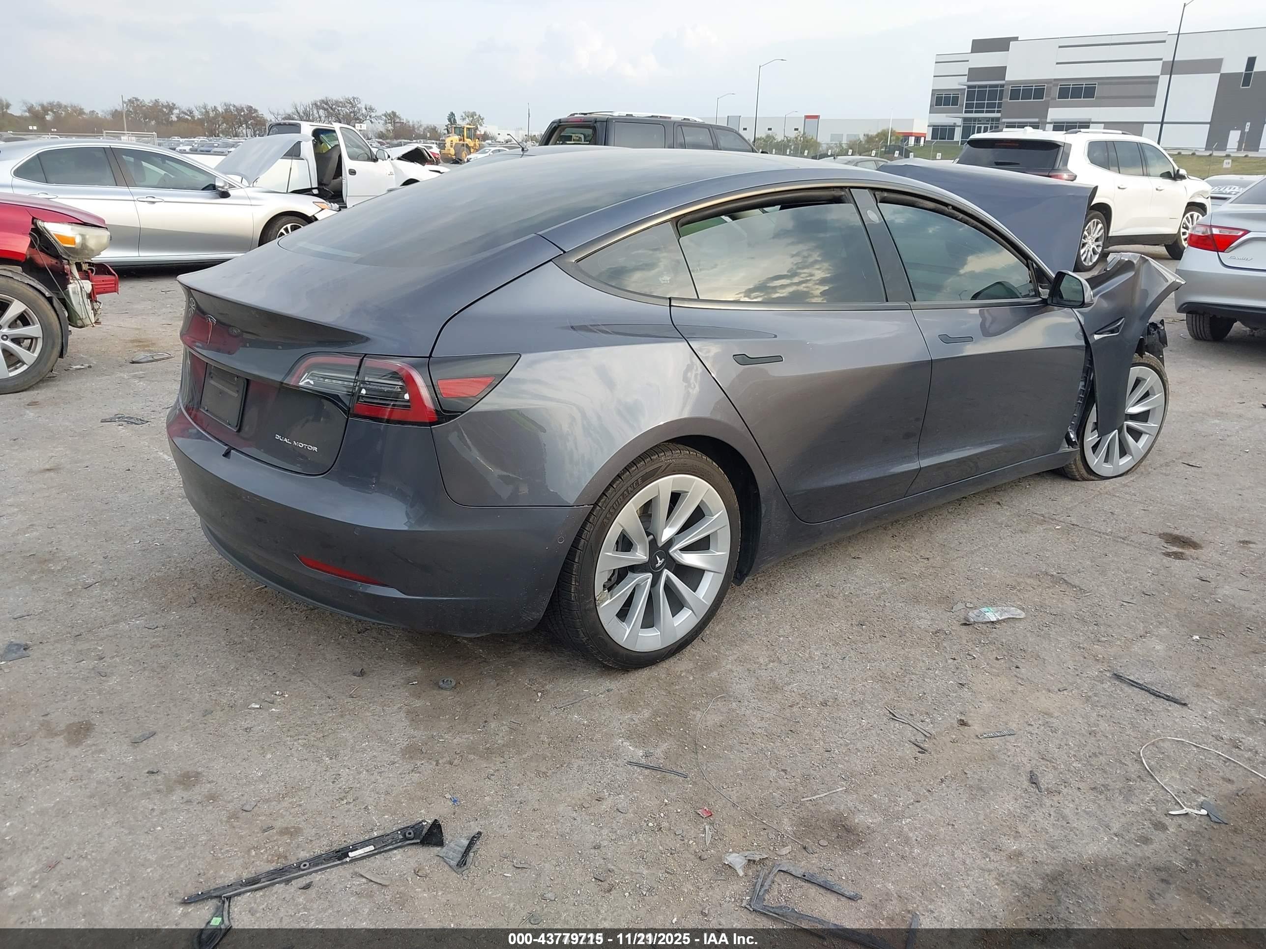 TESLA MODEL image 4