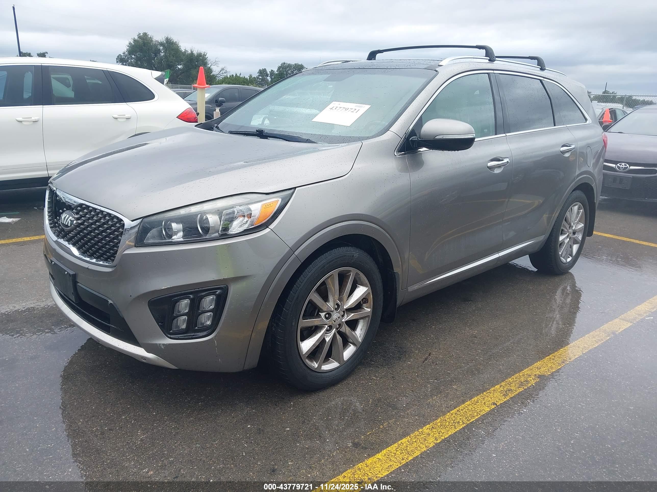KIA SORENTO image 2