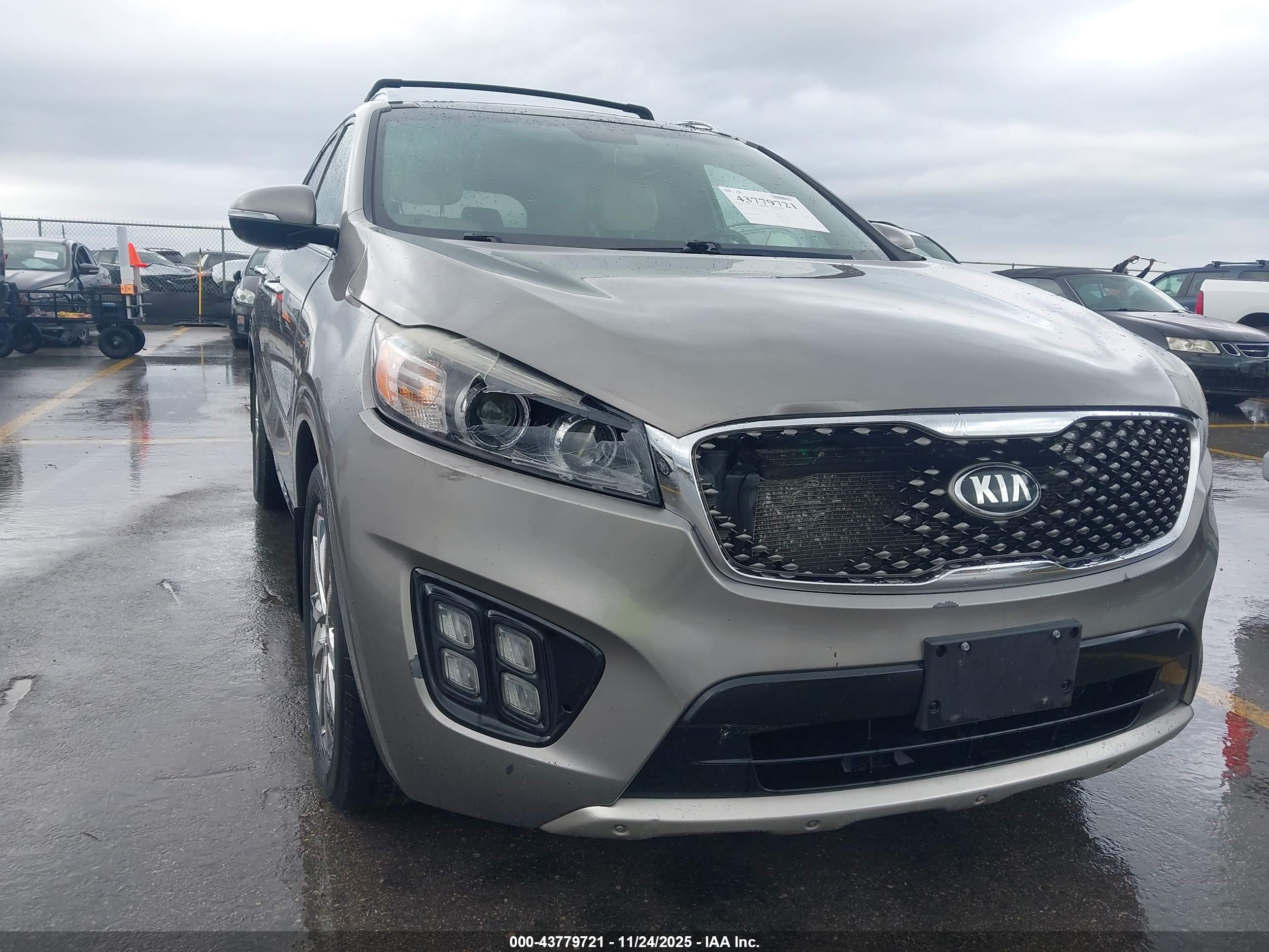 KIA SORENTO image 6