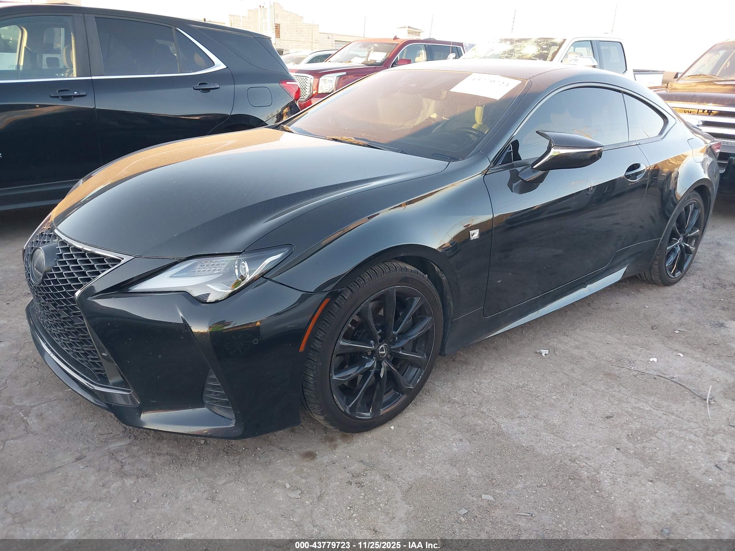 LEXUS RC image 2