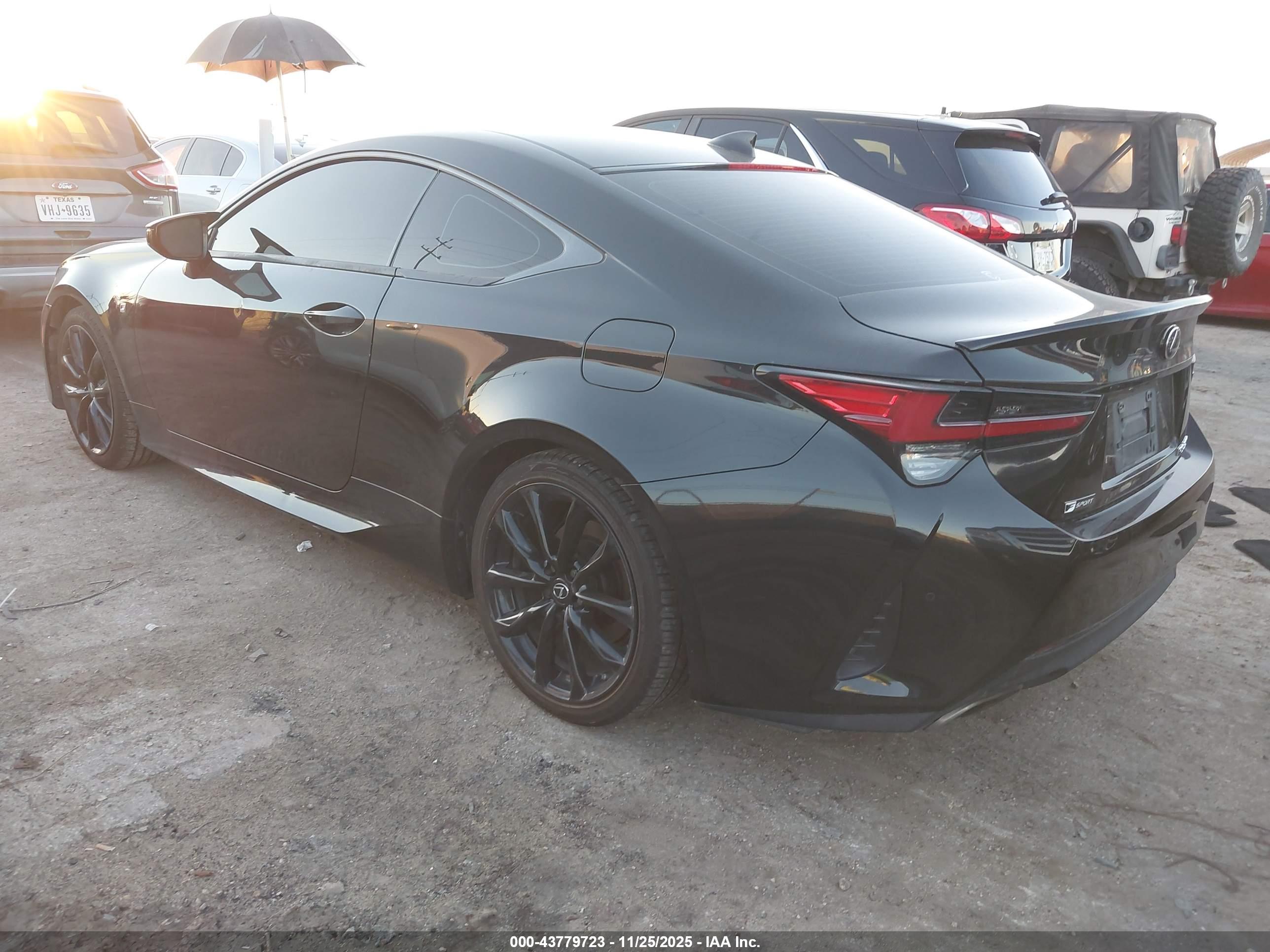 LEXUS RC image 3