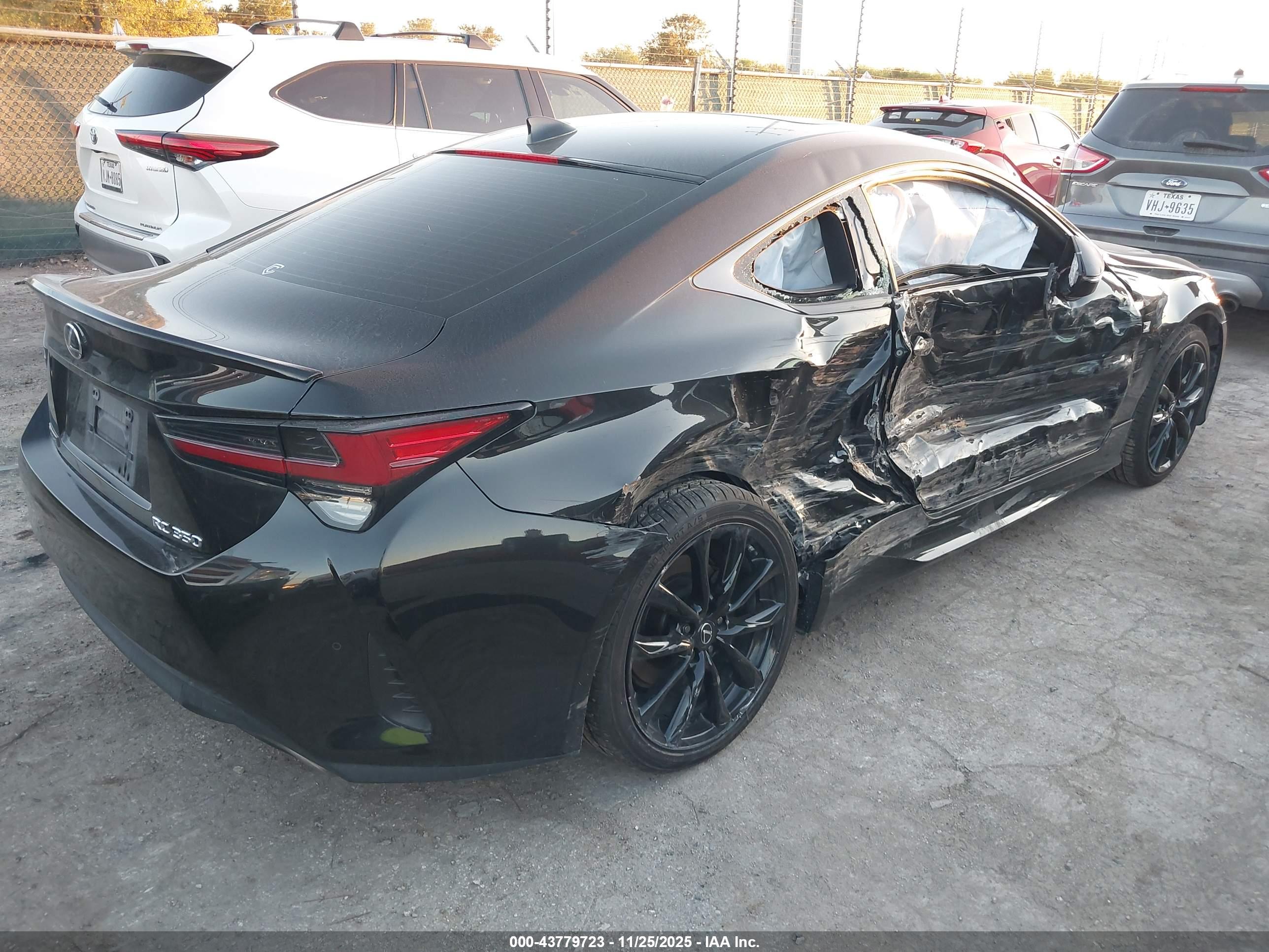 LEXUS RC image 4