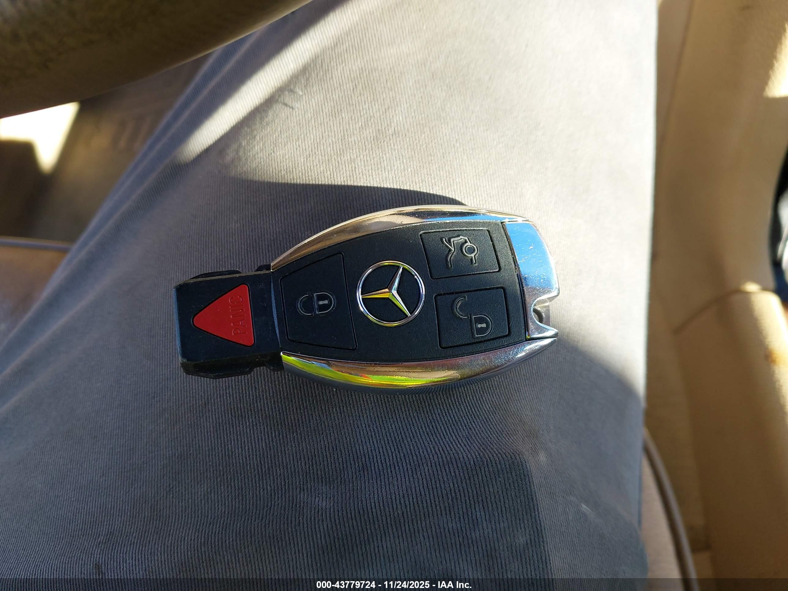 MERCEDES-BENZ E image 11