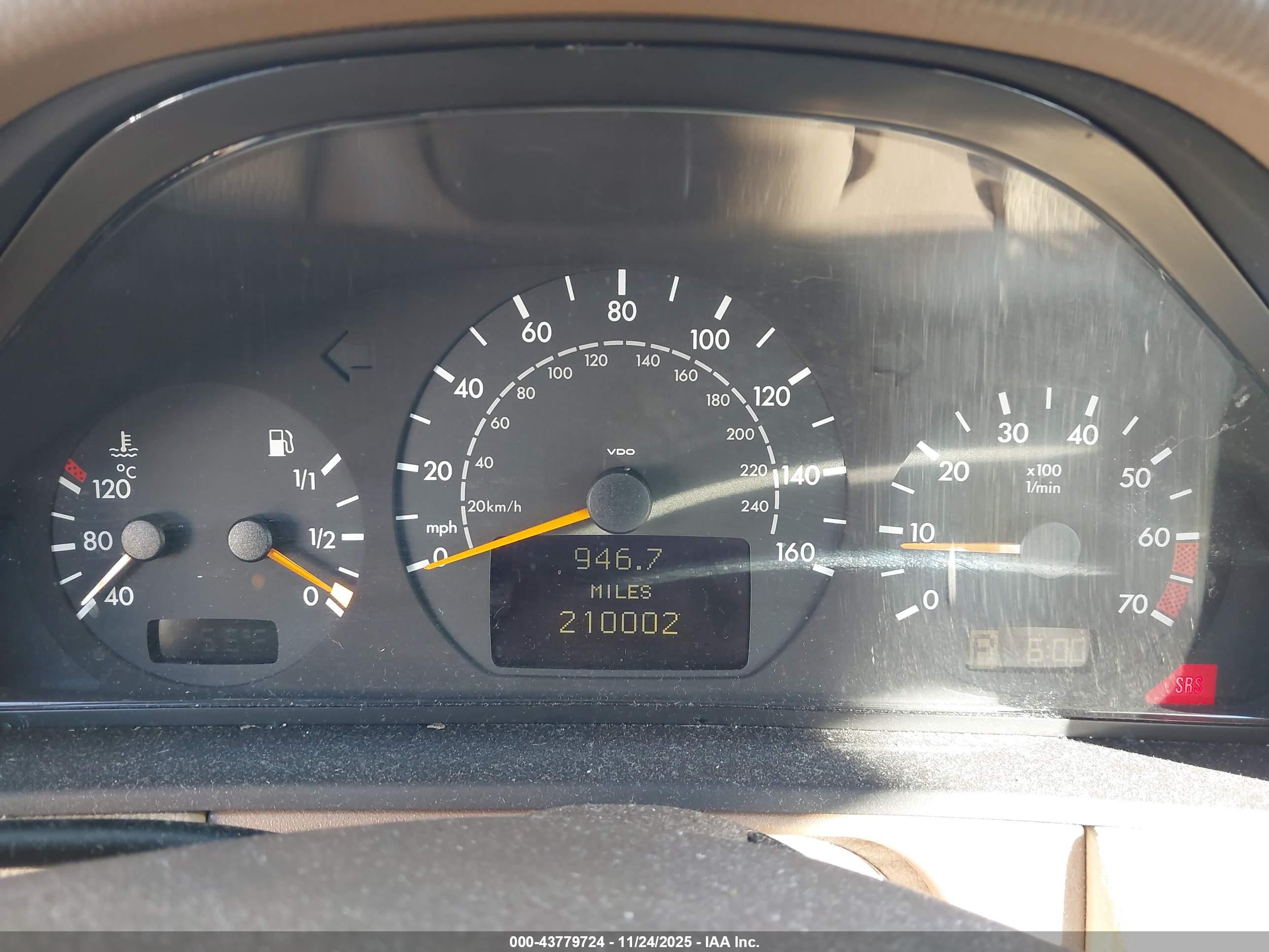 MERCEDES-BENZ E image 7