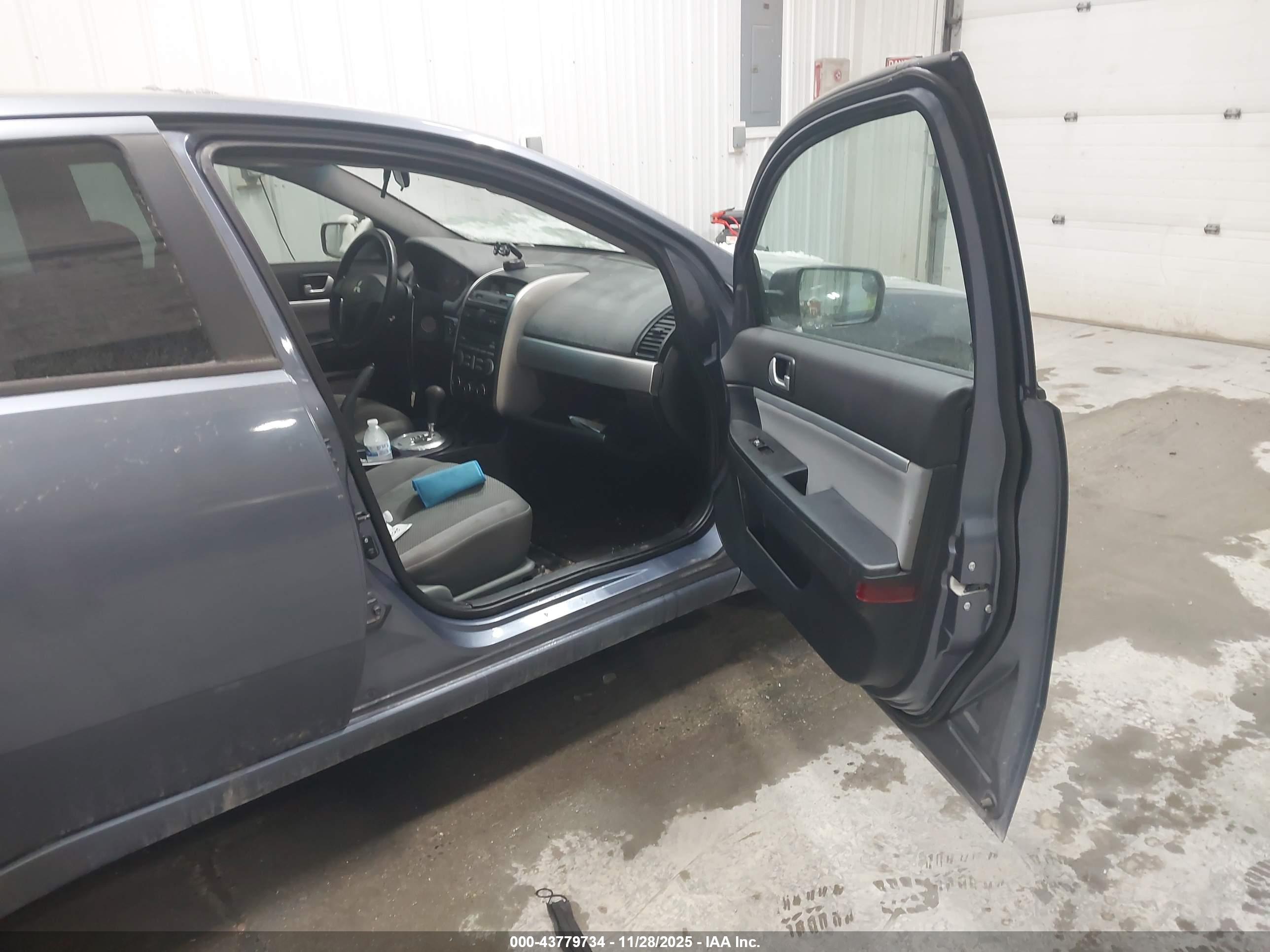 MITSUBISHI GALANT image 5