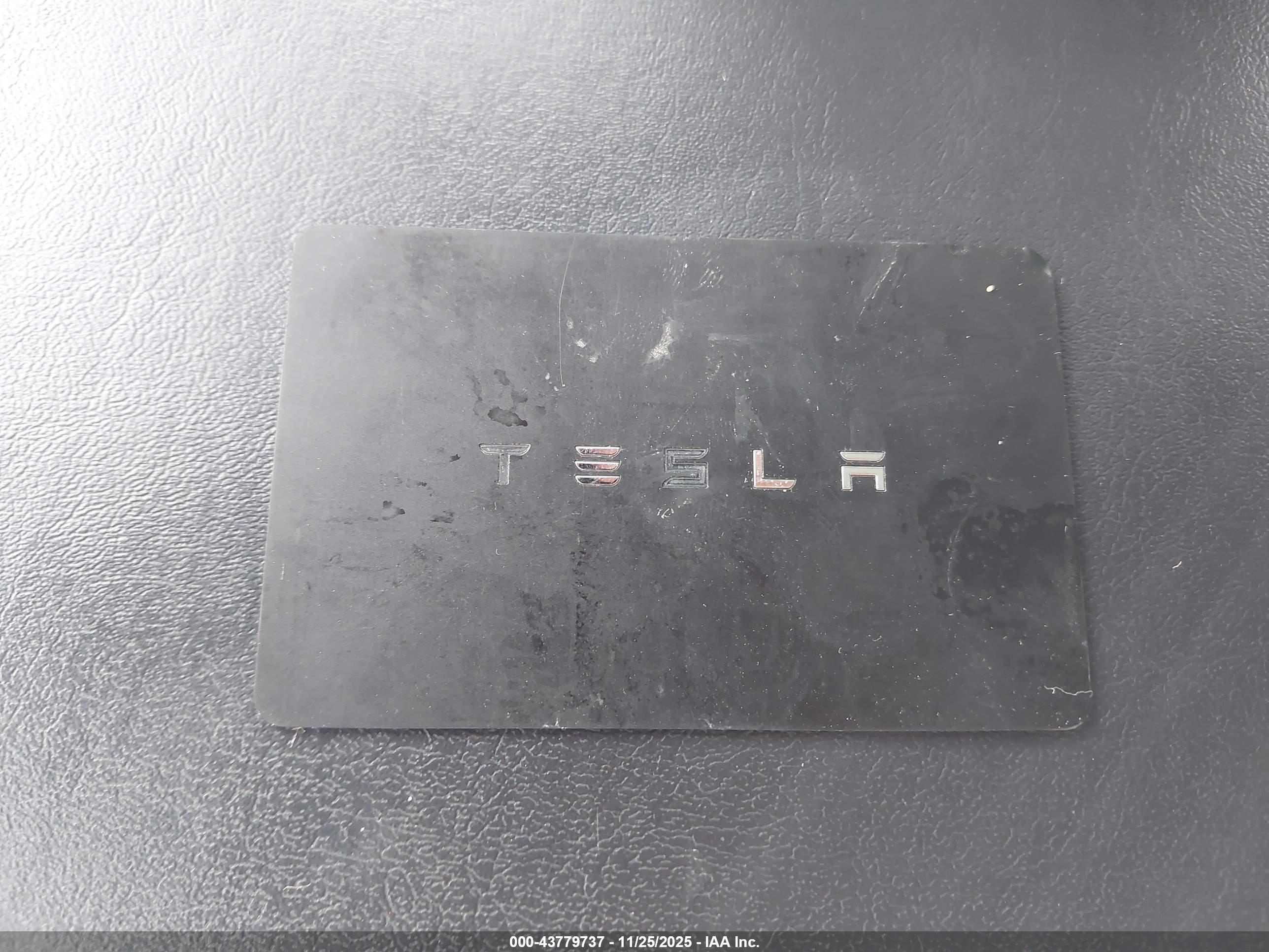 TESLA MODEL image 11