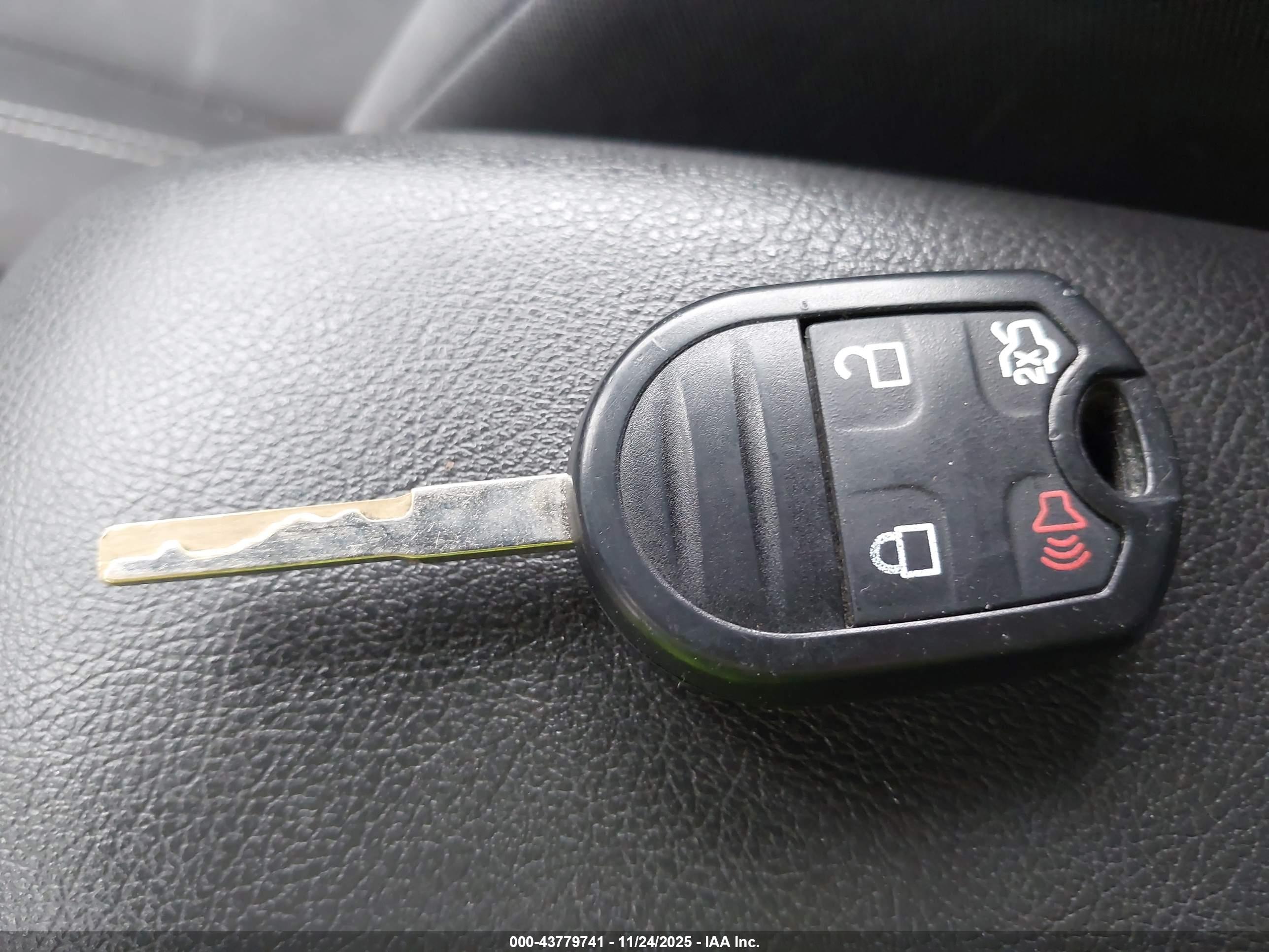 FORD FIESTA image 11