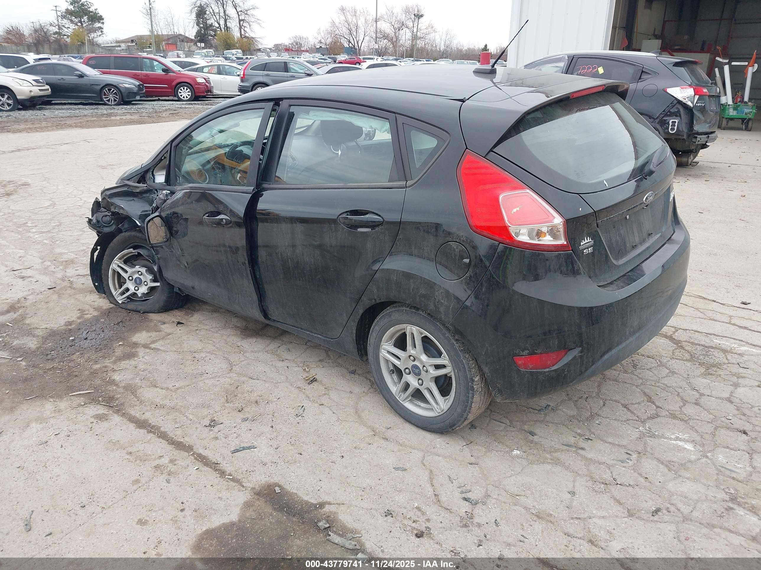 FORD FIESTA image 3