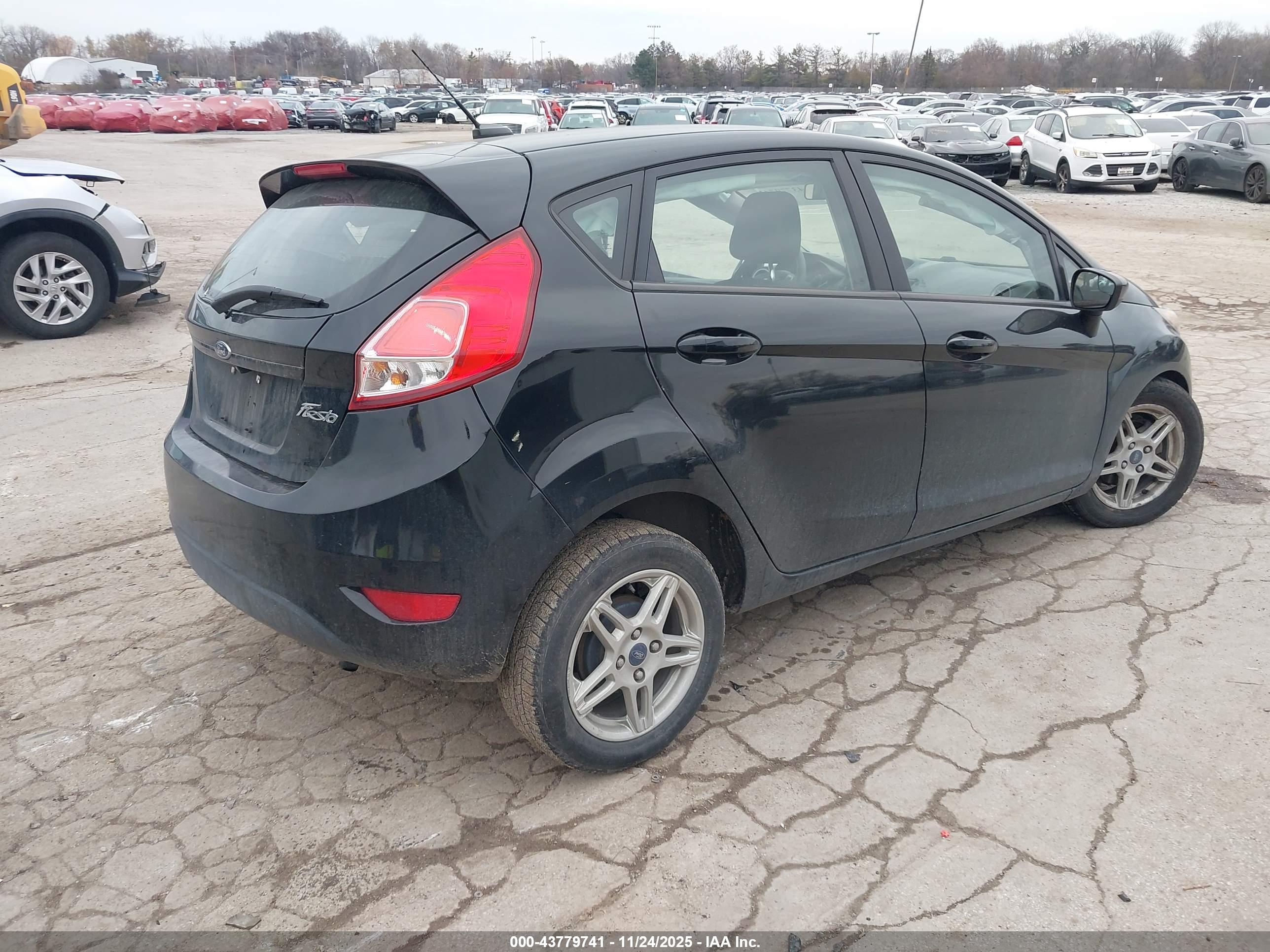FORD FIESTA image 4