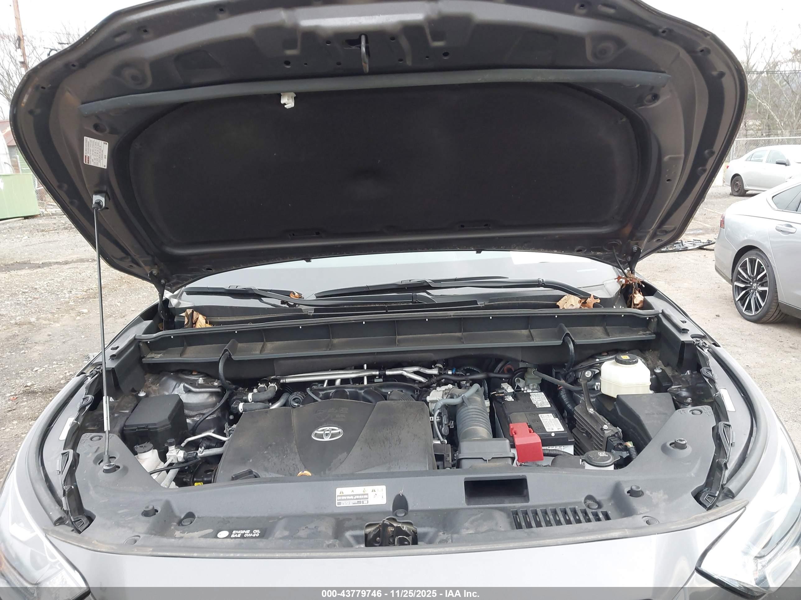 TOYOTA HIGHLANDER image 10